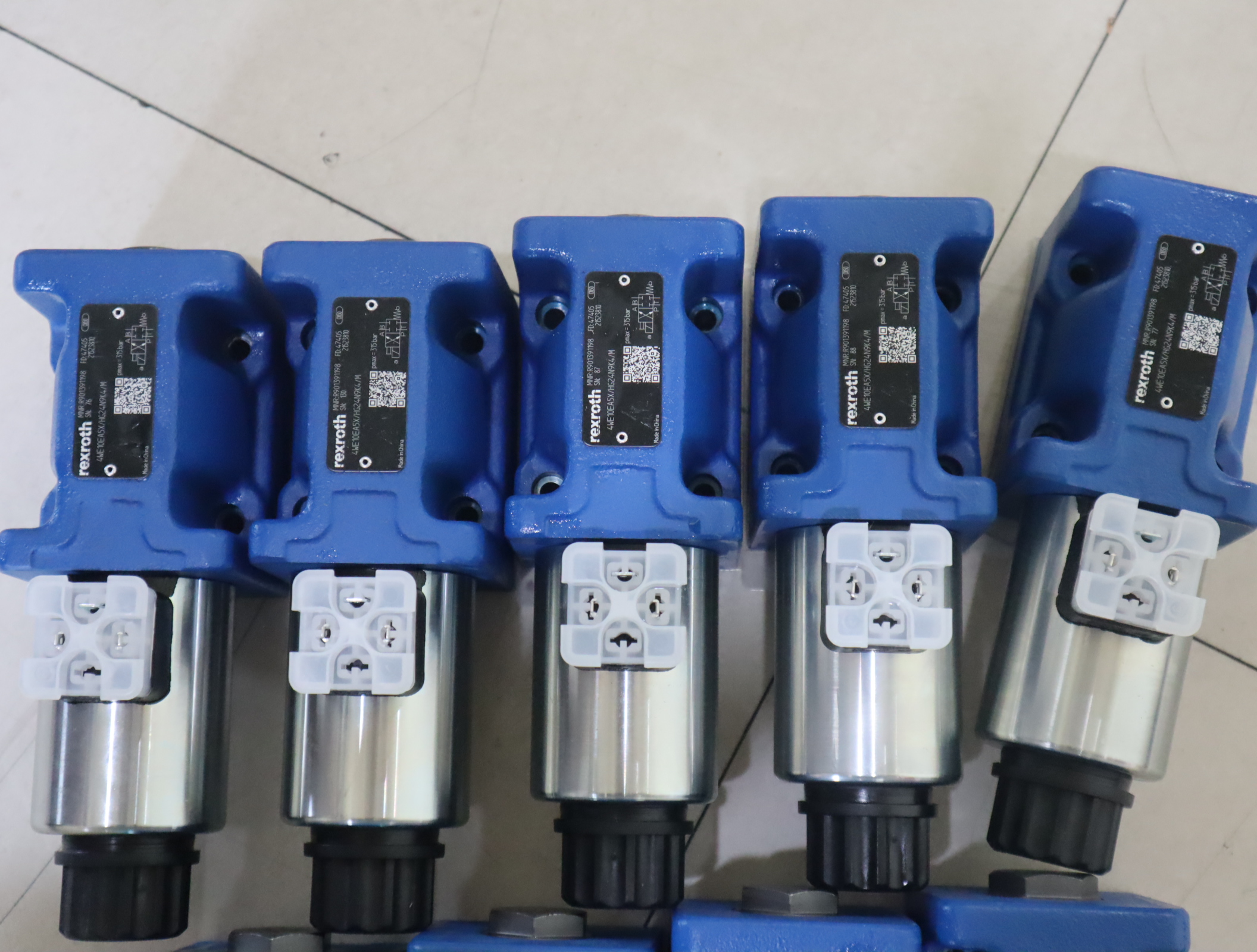 4WE10EA52/HG24N9K4/M R901391198 德国力士乐REXROTH电磁阀