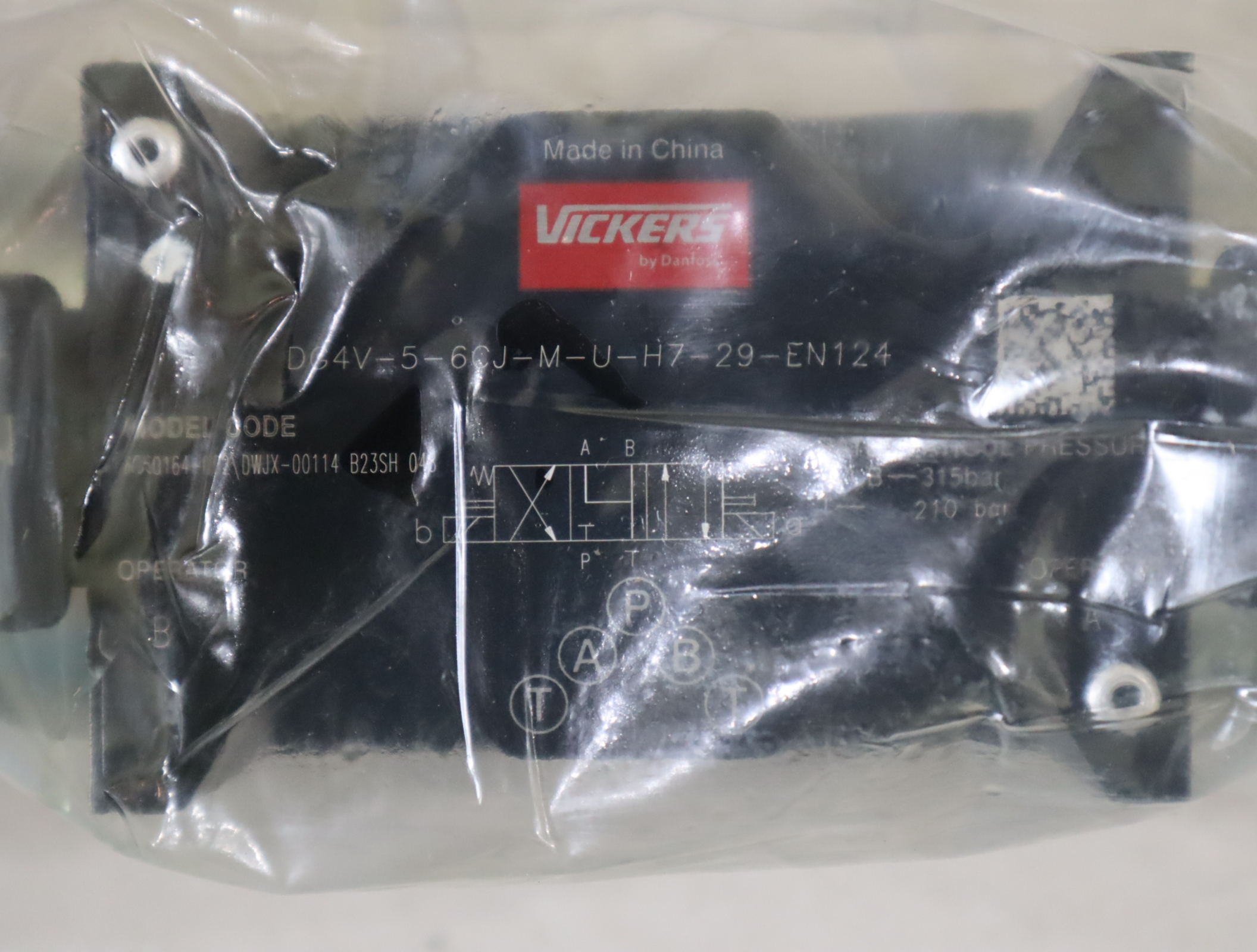 DG4V-5-6CJ-M-U-H7-29-EN124 6050164-002 威格士VICKERS电磁阀