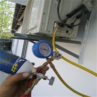 西安市北稍门空调加冷媒电话-空调加氟上门测压补加雪种