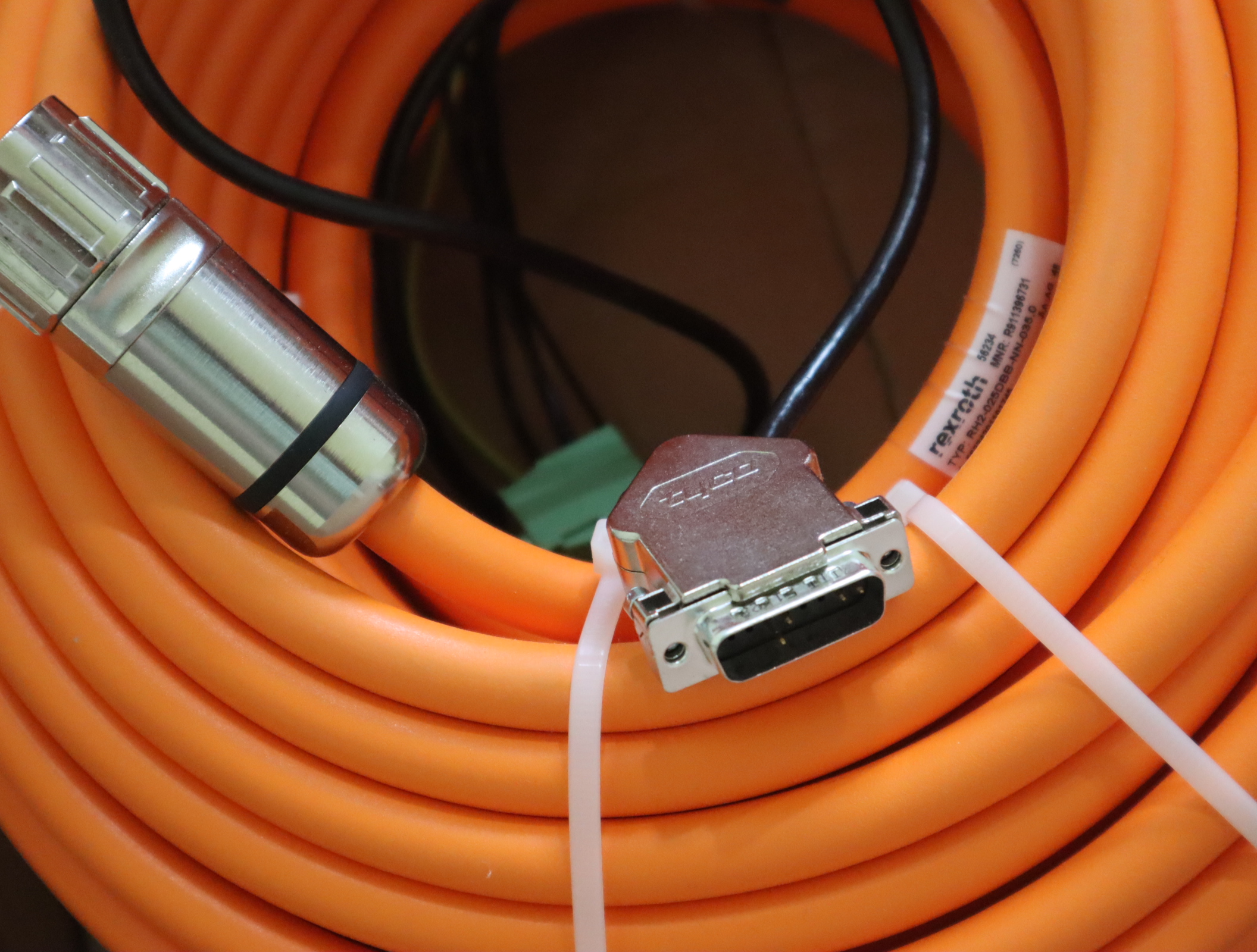 R911396731 RH2-025DBB-NN-035,0 德国力士乐REXROTH电缆接头35米