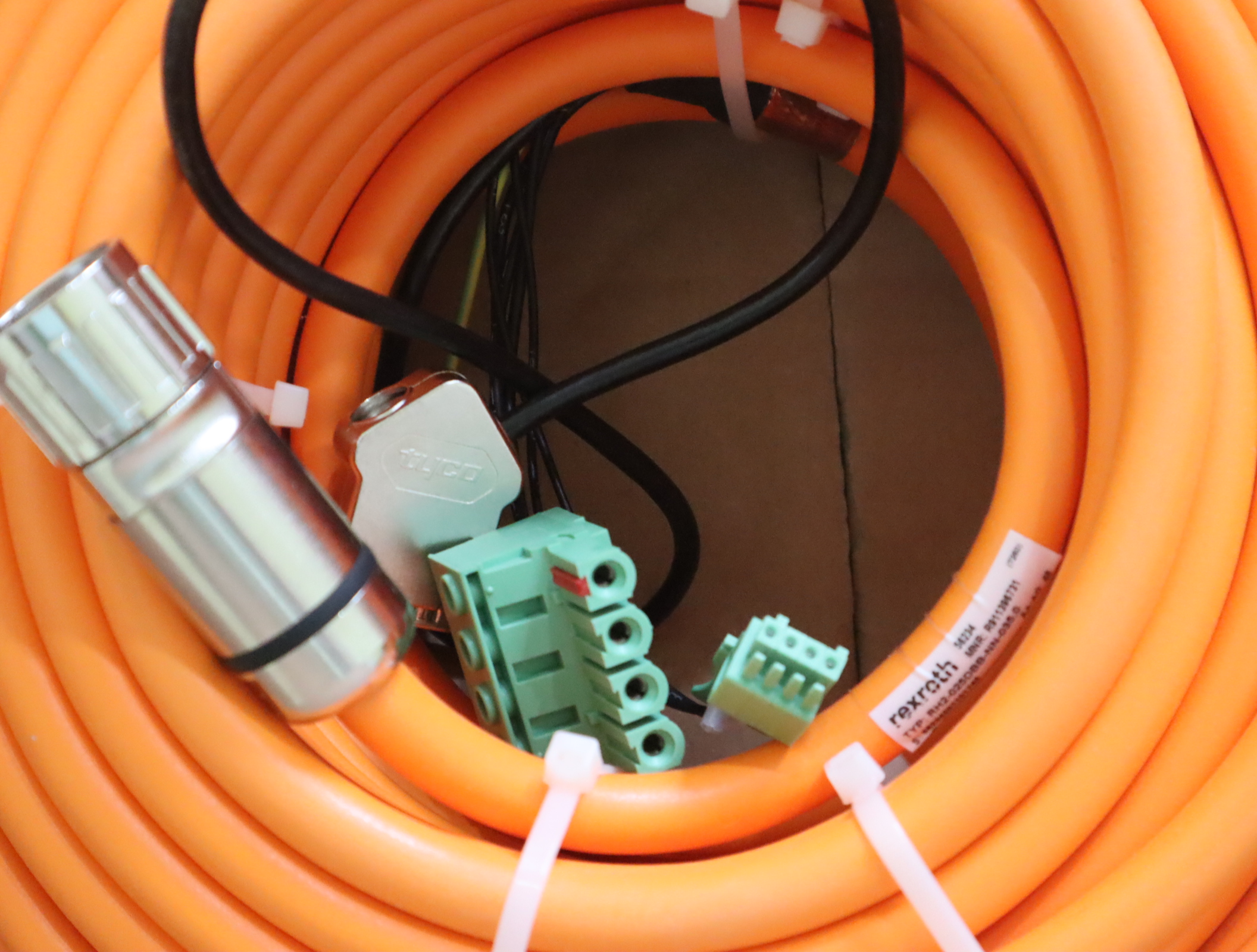 R911396731 RH2-025DBB-NN-035,0 德国力士乐REXROTH电缆接头35米