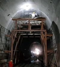 隧道二衬伸缩缝切割