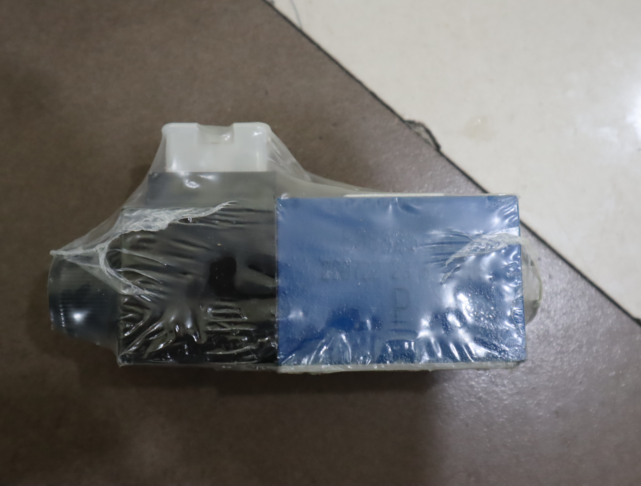 R900909559 4WE6D6X/EW230N9K4 4WE6D62/EW230N9K4 力士乐REXROTH