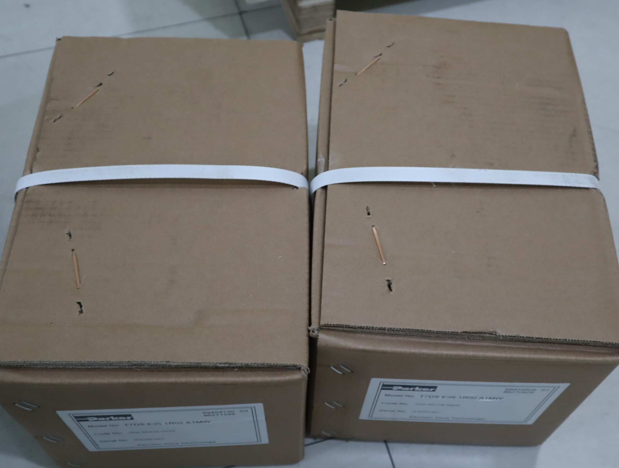 T7DS E38 1R00 A1MW 054-49778-000S 派克PARKER叶片泵