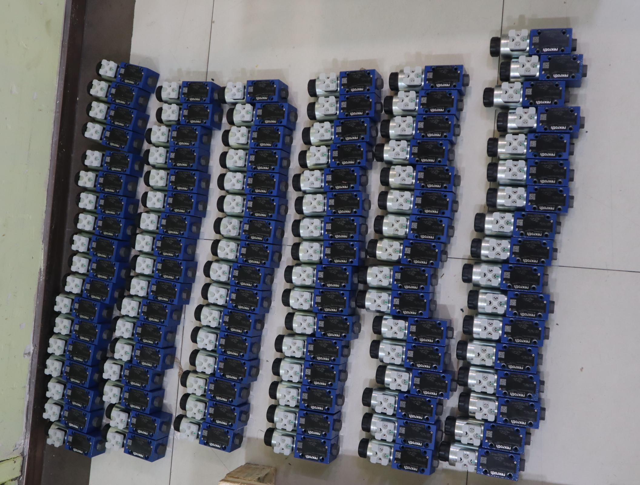 4WE6JB62/EG24N9K4 R900561291 4WE6JB6X/EG24N9K4 REXROTH阀