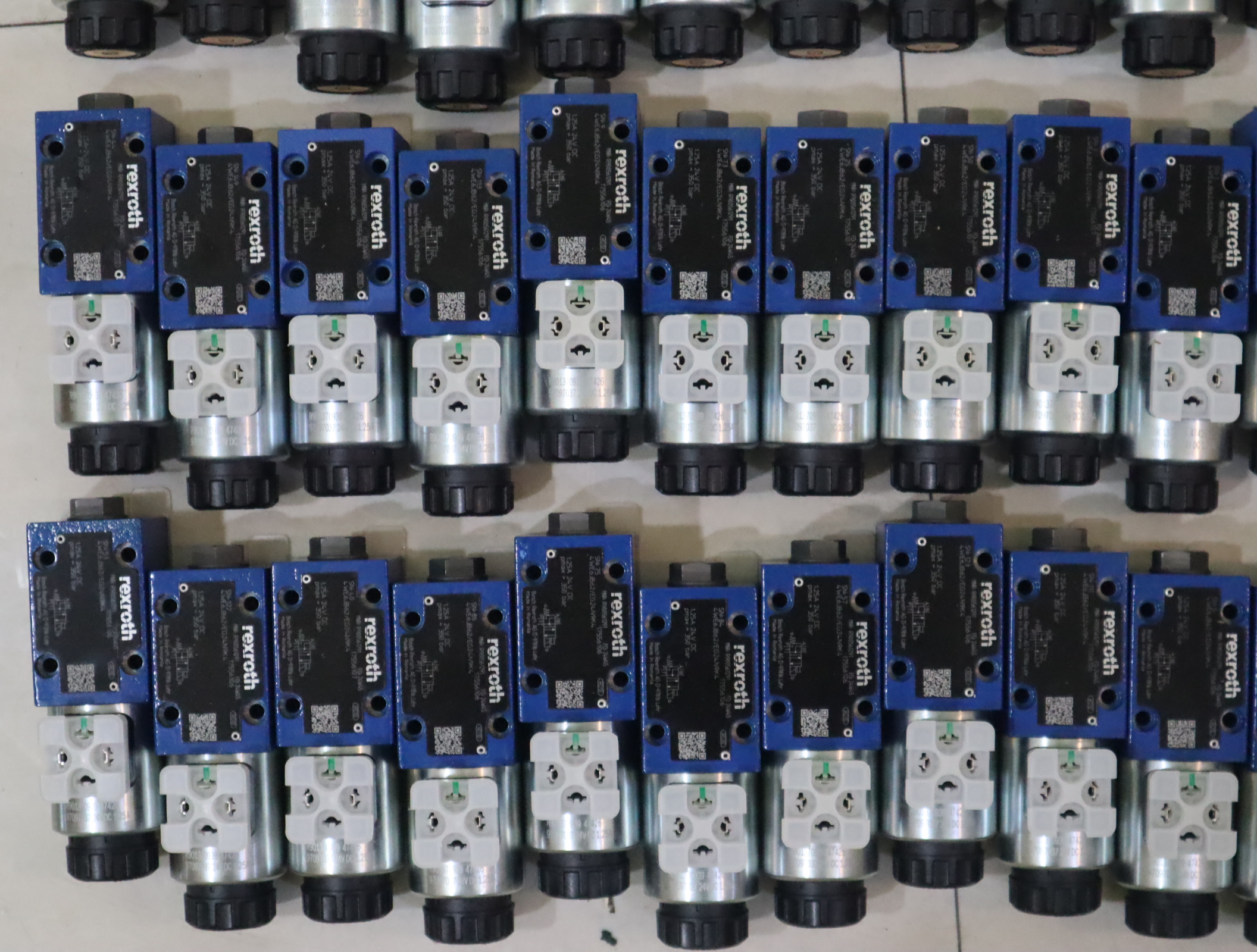 4WE6JB62/EG24N9K4 R900561291 4WE6JB6X/EG24N9K4 REXROTH阀