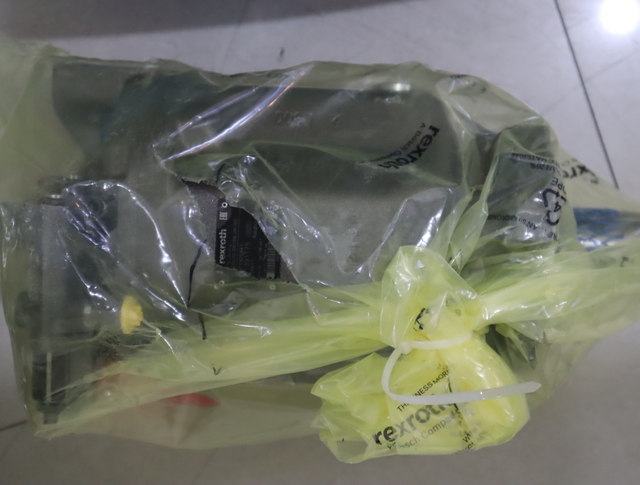 A A10VSO100DFR1/31R-VPA12N00 R910920847 REXROTH柱塞泵