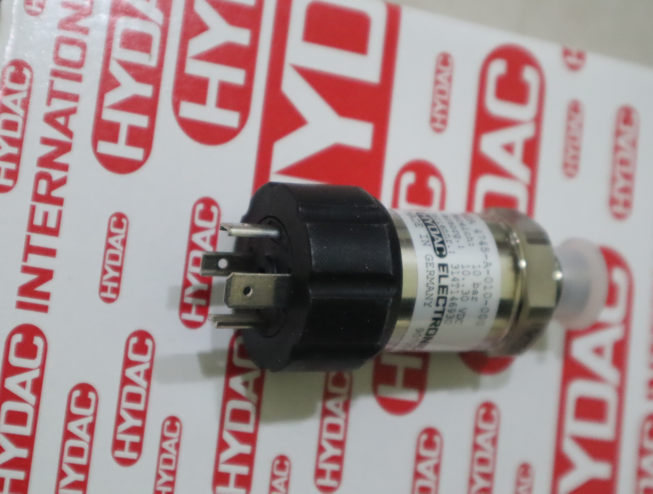 HDA4745-A-010-000 907558 德国贺德克HYDAC 压力温度传感器