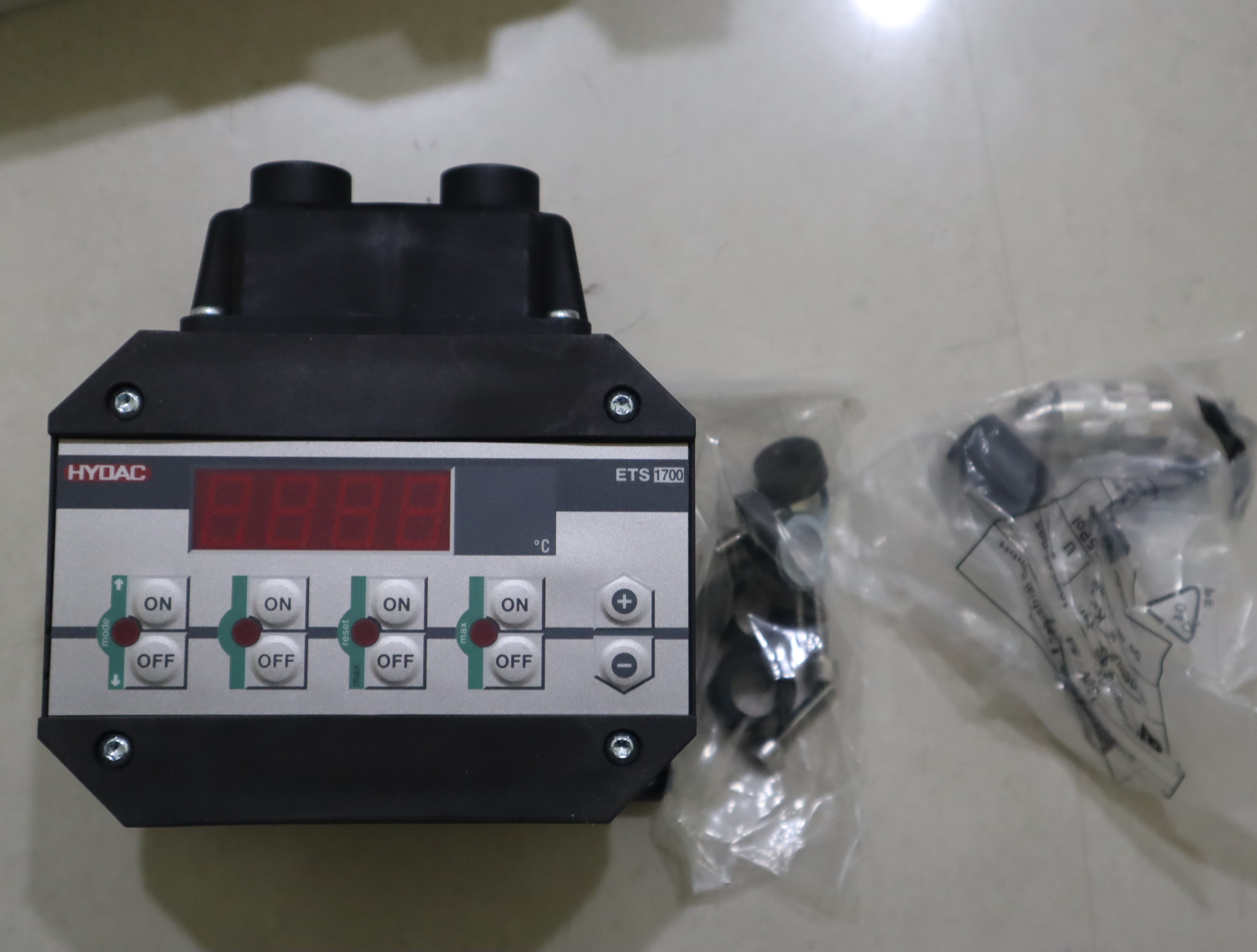 ETS906628  德国贺德克HYDAC 压力温度传感器