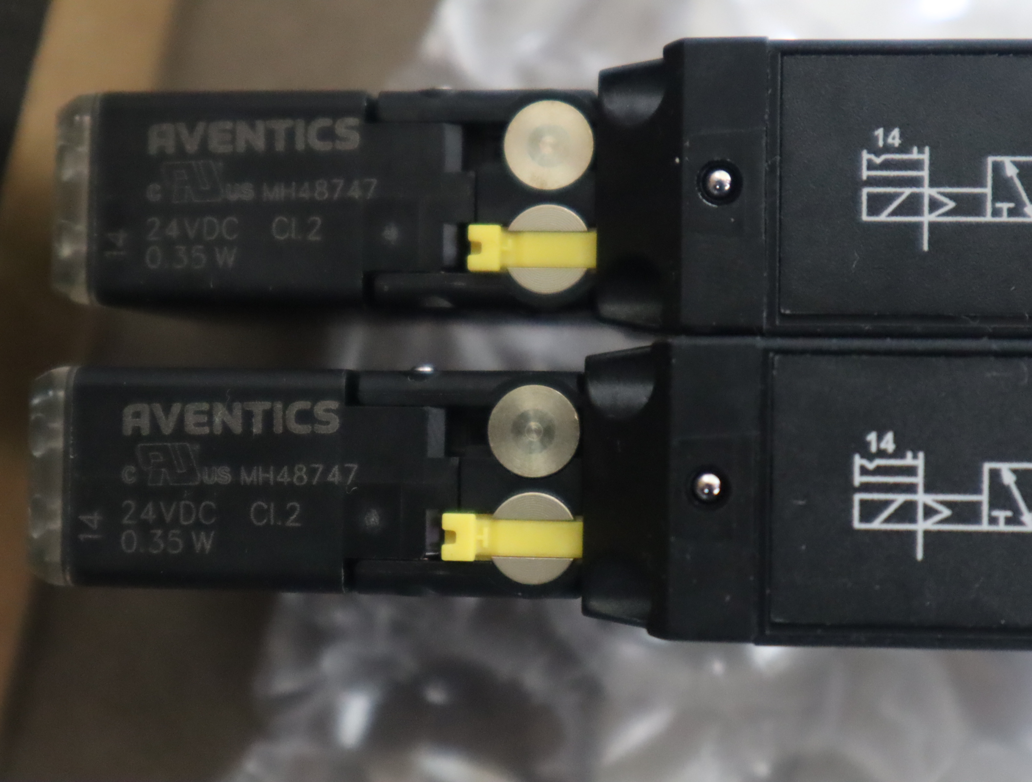 0820056051 R422004022 R422003967 德国安沃驰AVENTICS气动阀