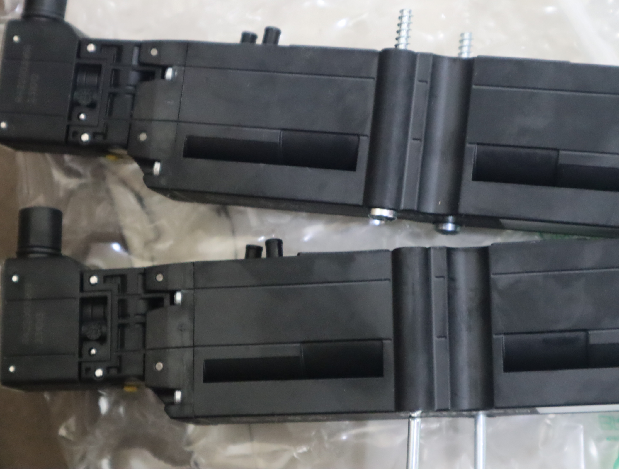 0820056051 R422004022 R422003967 德国安沃驰AVENTICS气动阀