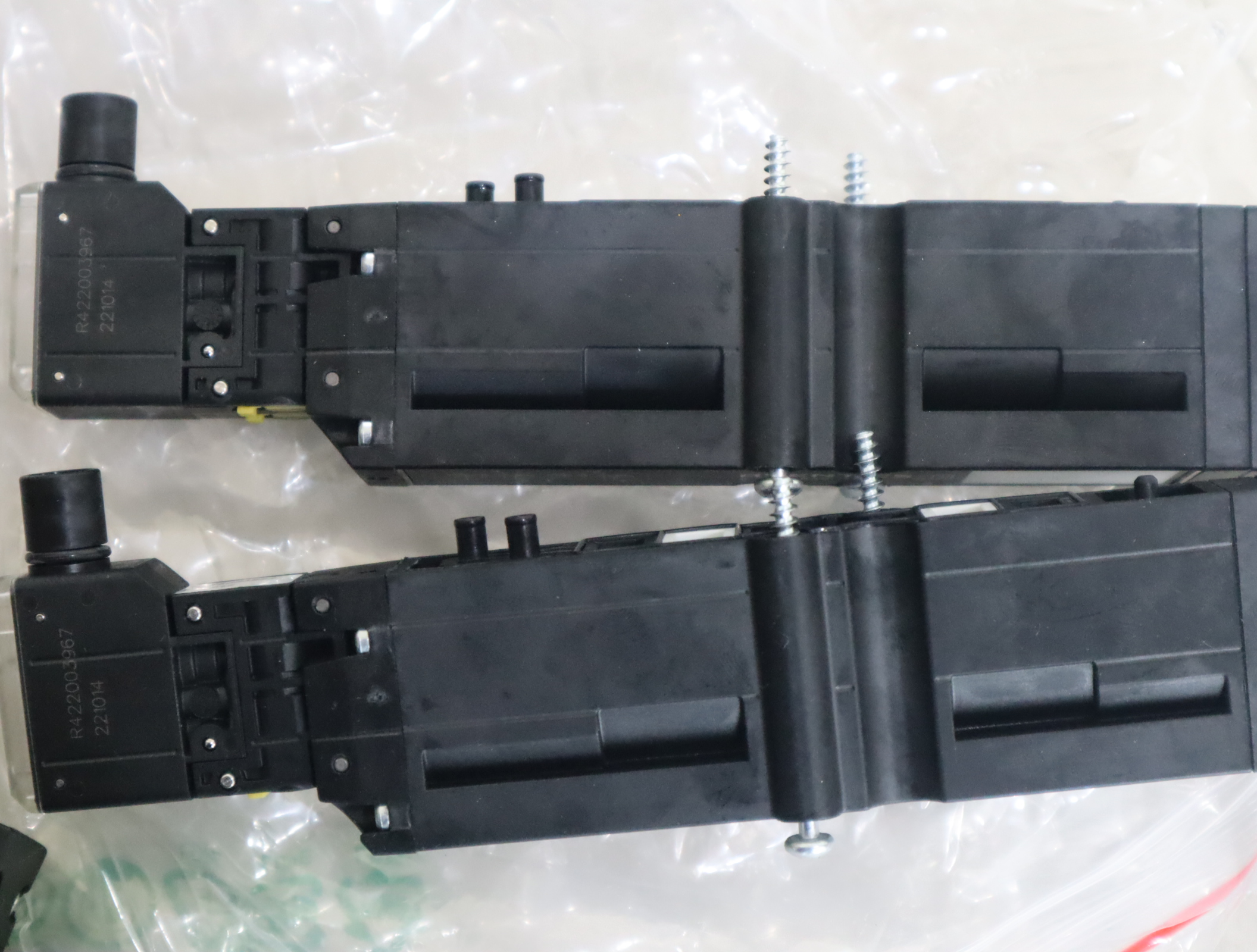 0820056101 R422004023 R422003967 德国安沃驰AVENTICS气动阀