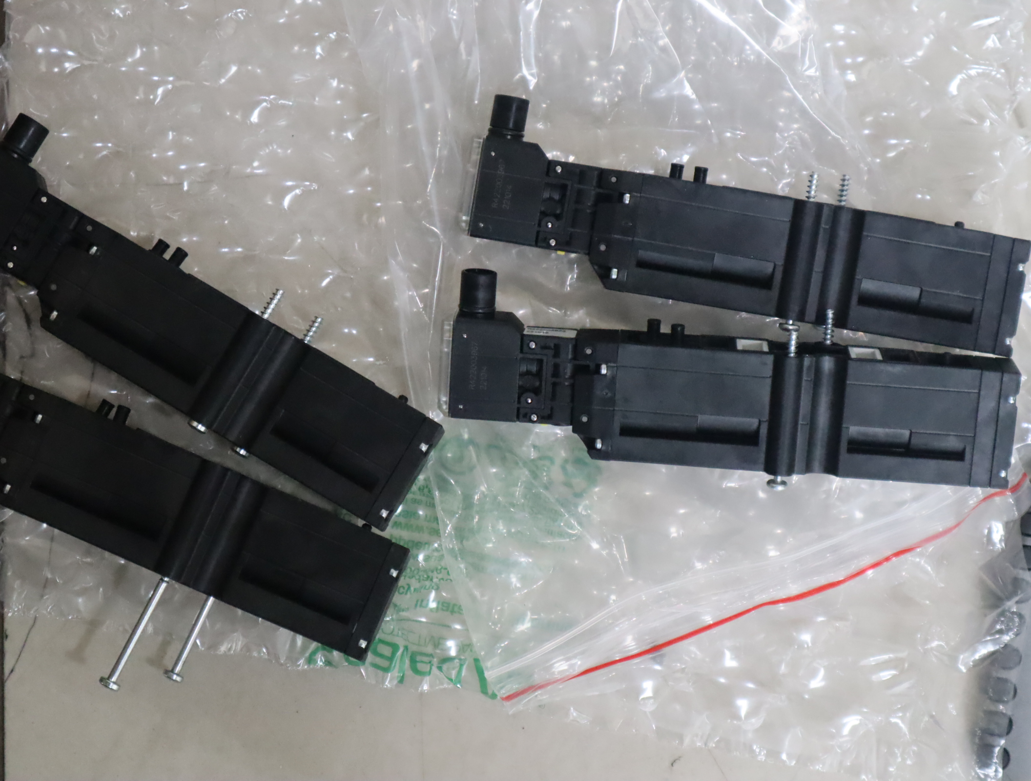 0820056101 R422004023 R422003967 德国安沃驰AVENTICS气动阀