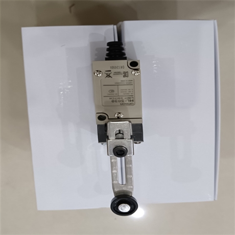 OMRON电感式接近开关E2A-M30LS15-M1-B1