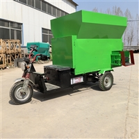 养牛场电动喂料车 后出料口头草车 3立方容量撒料车
