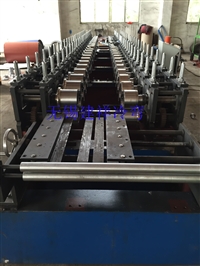 无锡仓储货架设备，货架层板冷弯机，货架层板生产设备