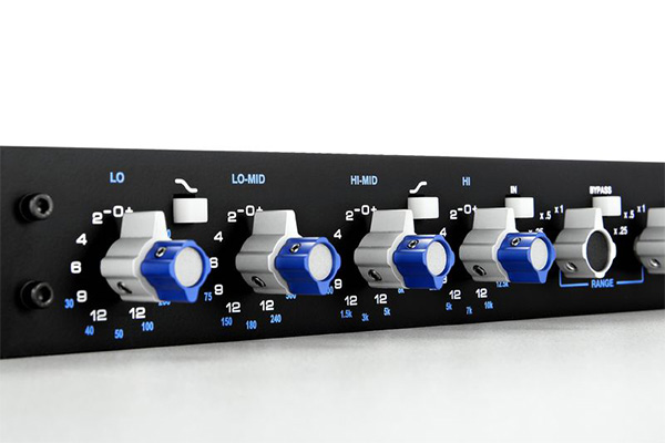 API 5500带范围开关的立体声 双单声道550均衡