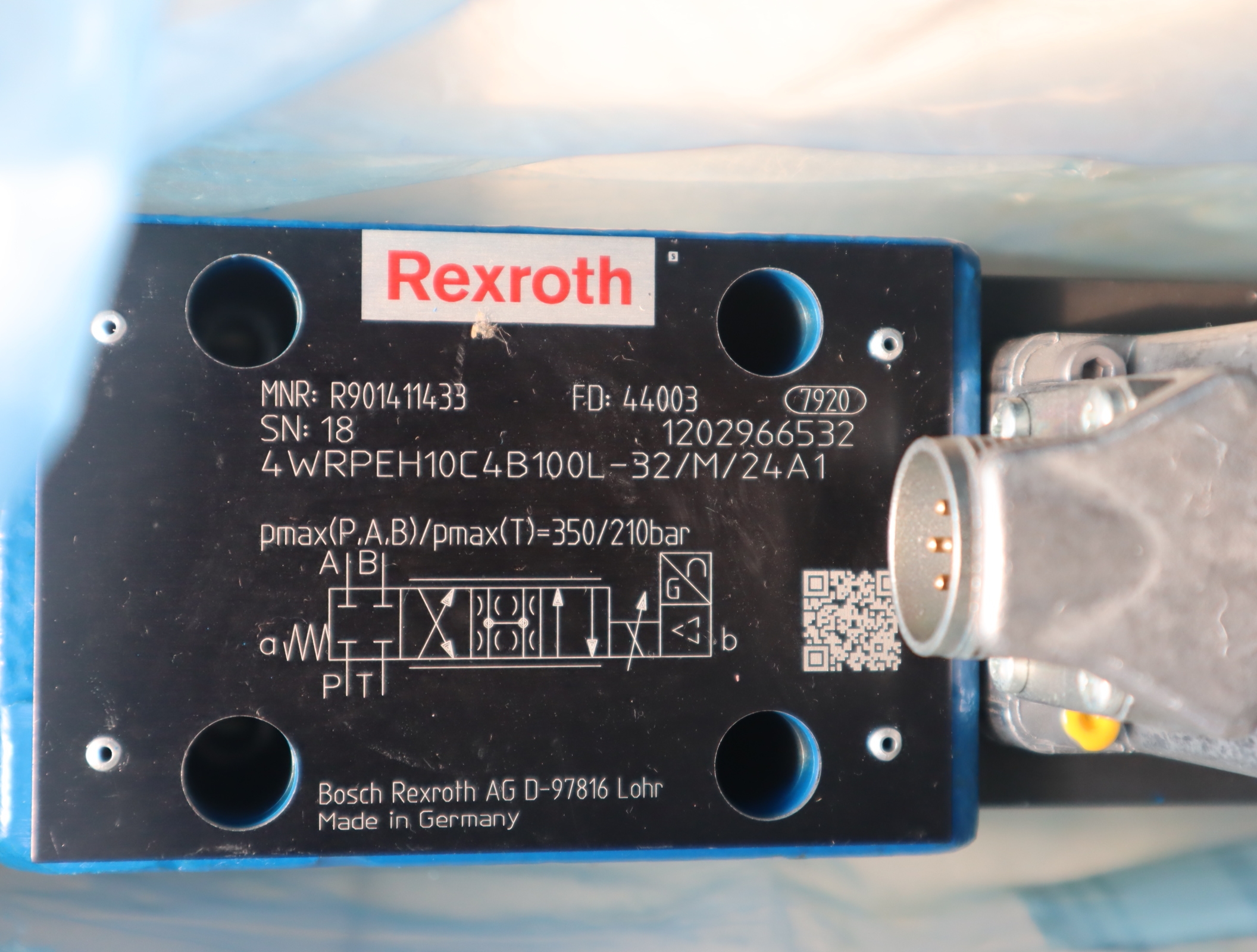 R901411433 4WRPEH10C4B100L-31/M/24A1 德国力士乐REXROTH伺服阀