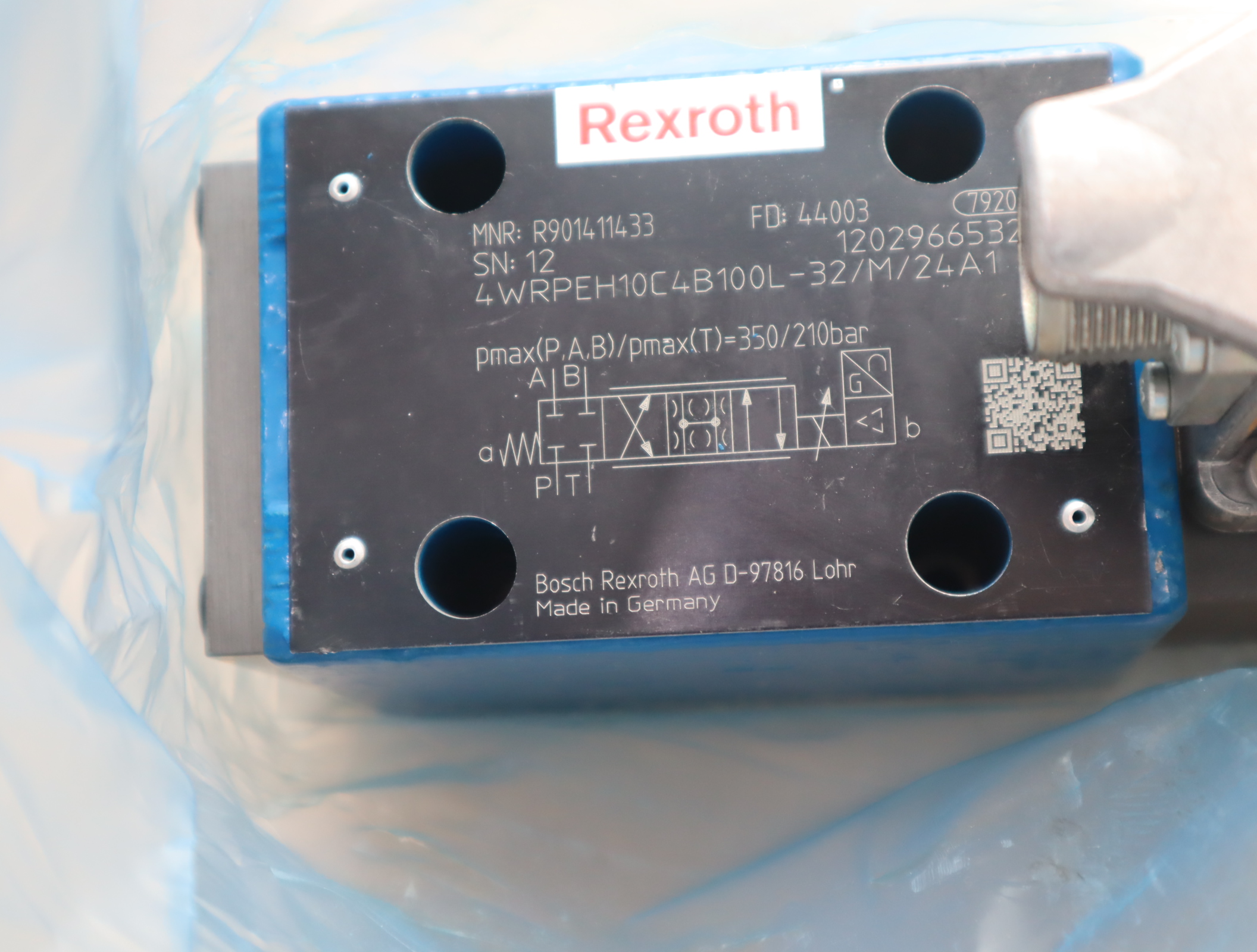 R901411433 4WRPEH10C4B100L-31/M/24A1 德国力士乐REXROTH伺服阀