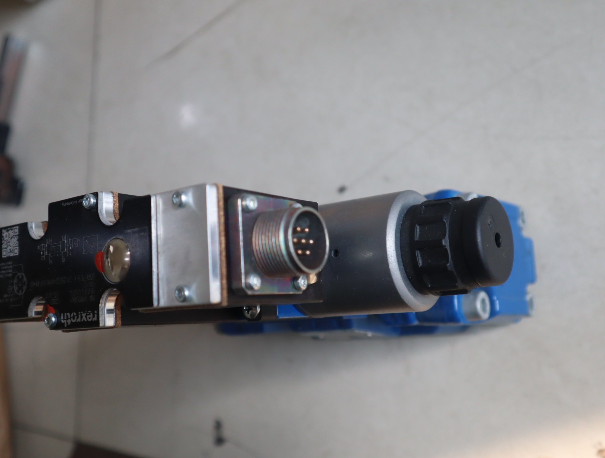 R900958859 3DREPE6C-21-25EG24N9K31/F1M-00 REXROTH先导阀