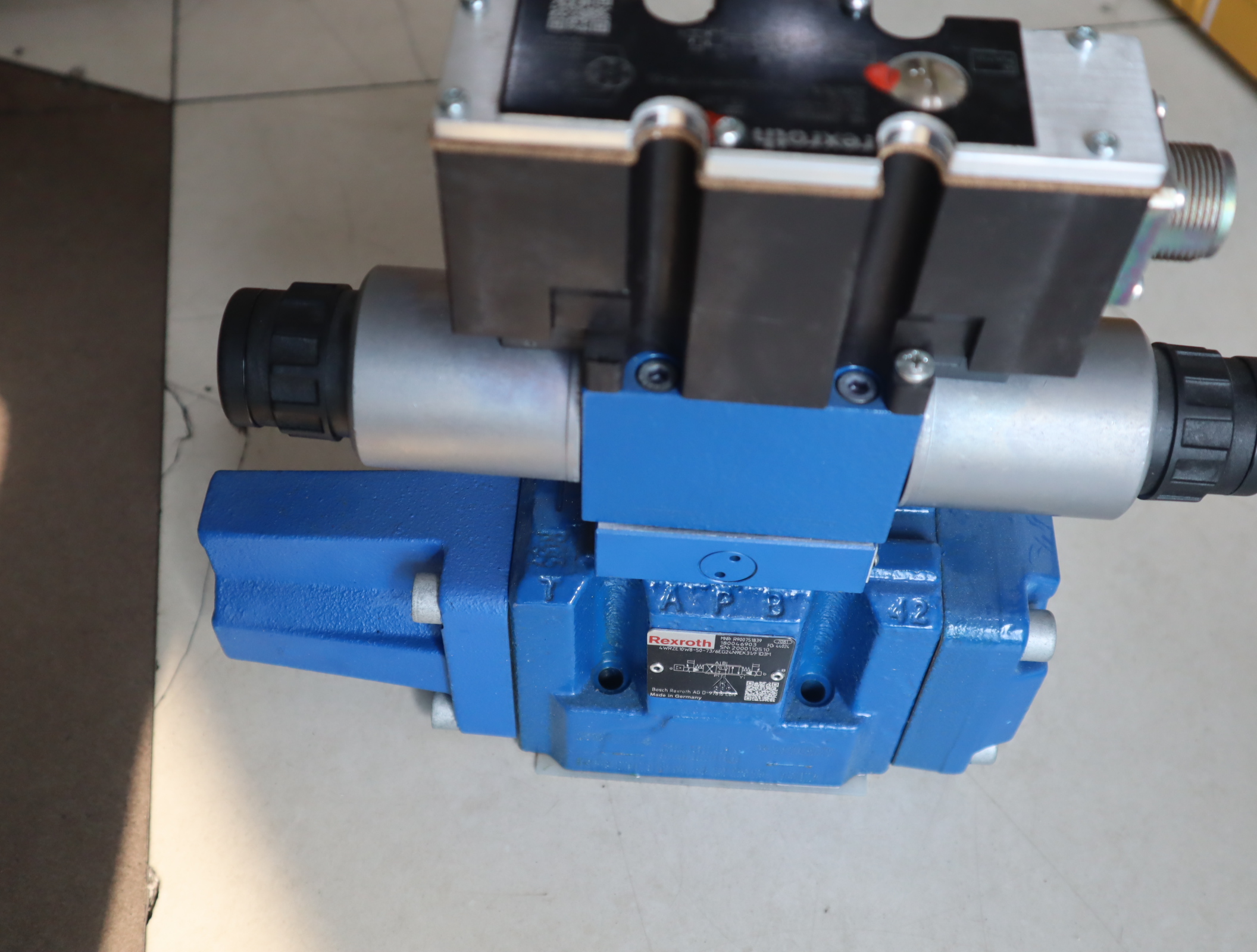 R900958859 3DREPE6C-21-25EG24N9K31/F1M-00 REXROTH先导阀