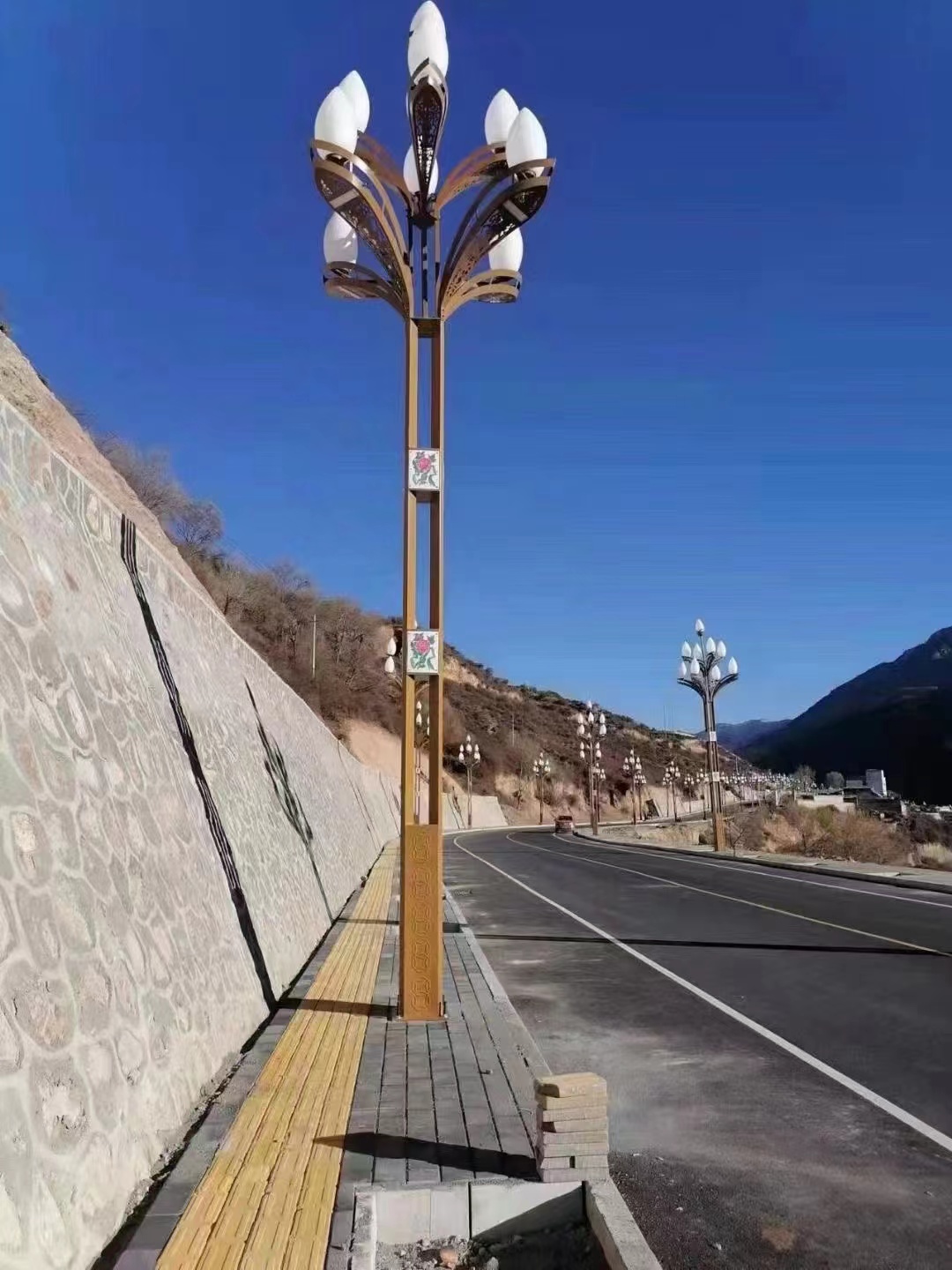 太阳能路灯 市政 景观灯景观亮化 楼体亮化源头厂家直供