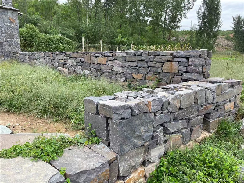 景区建筑 青灰色毛石垒墙石 柏坡凰砌墙石 石砌景观墙石材 