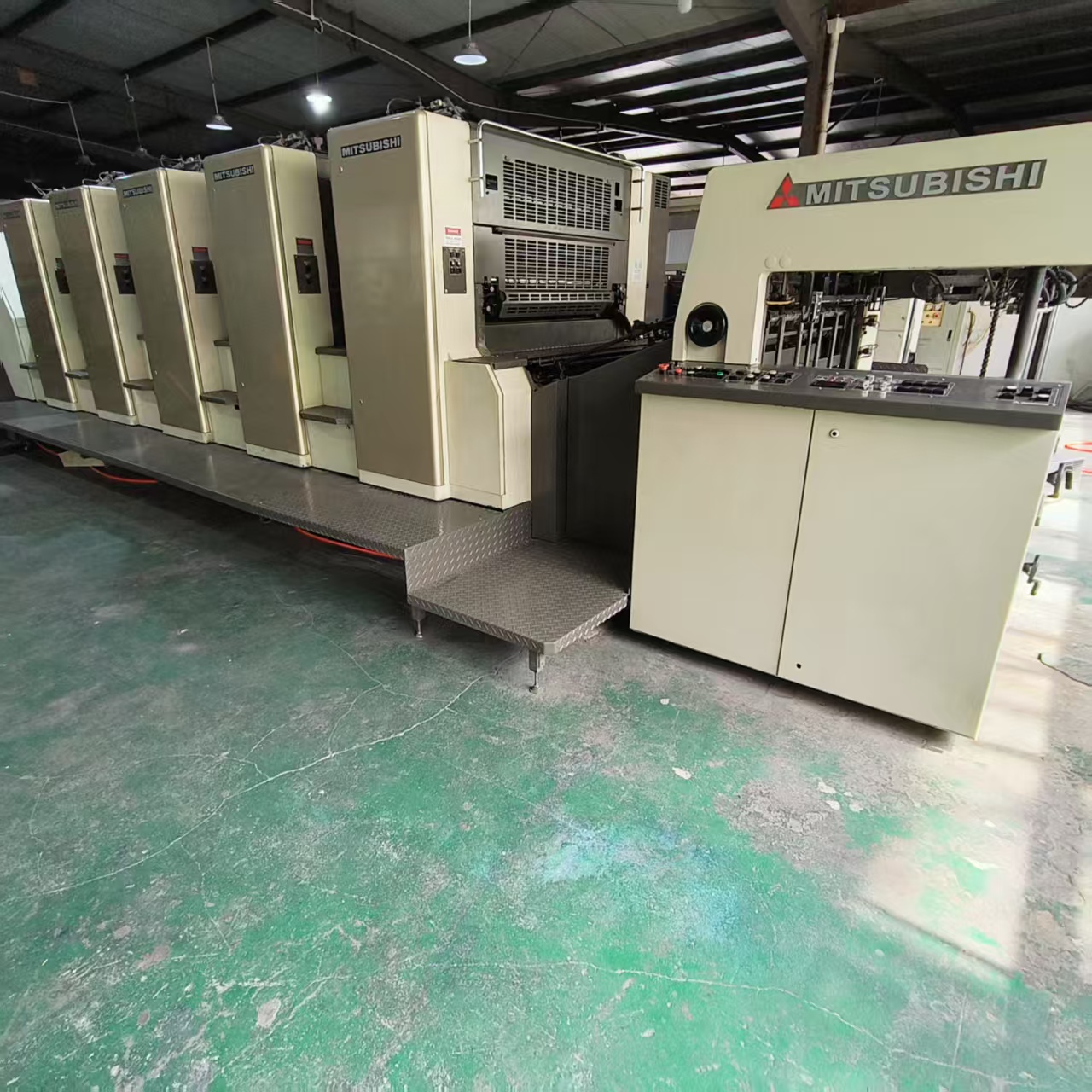 2010年日本三菱对开5色印刷机