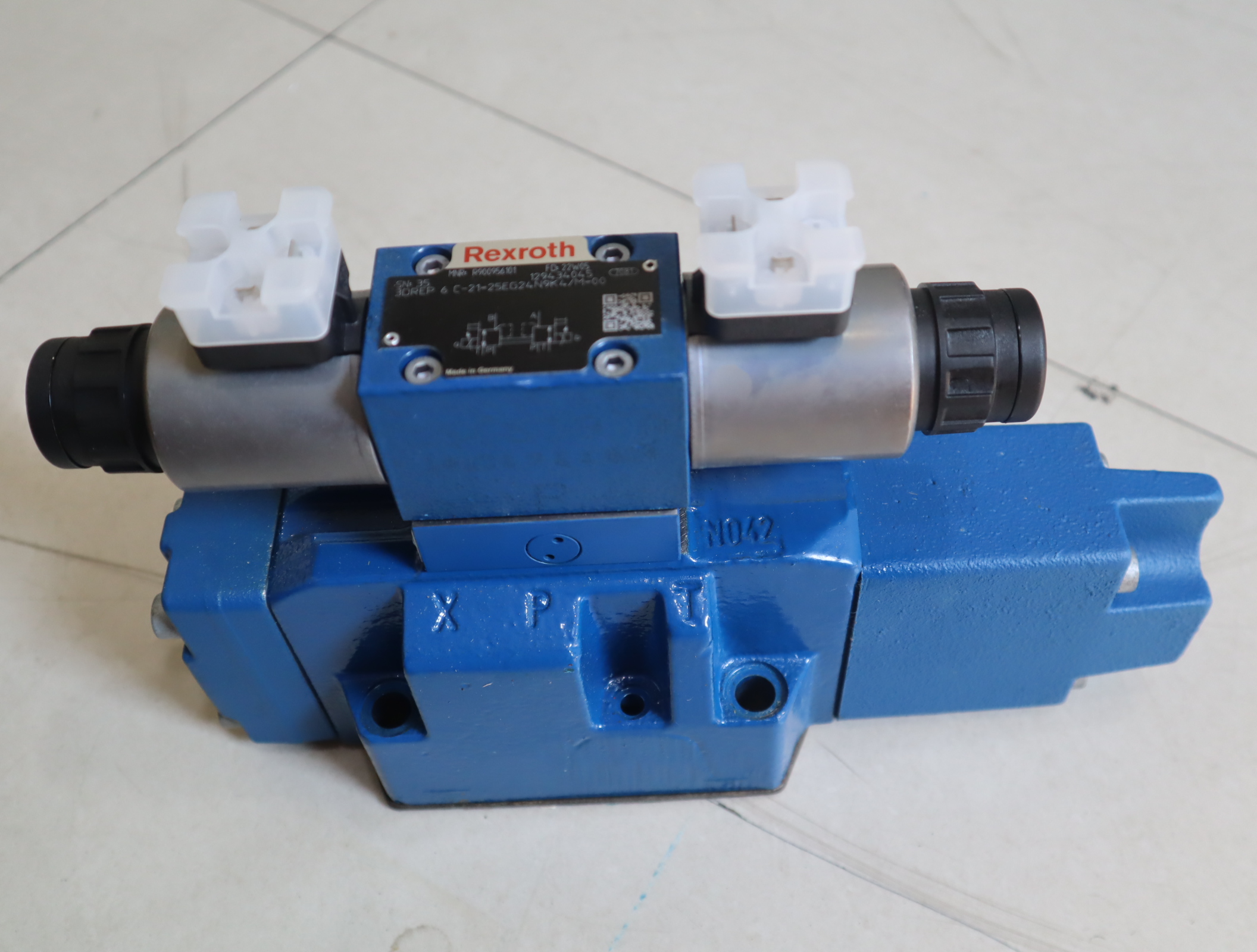 R900972872 4WRZ16W8-150-72/6EG24N9ETK4/D3M 力士乐REXROTH阀