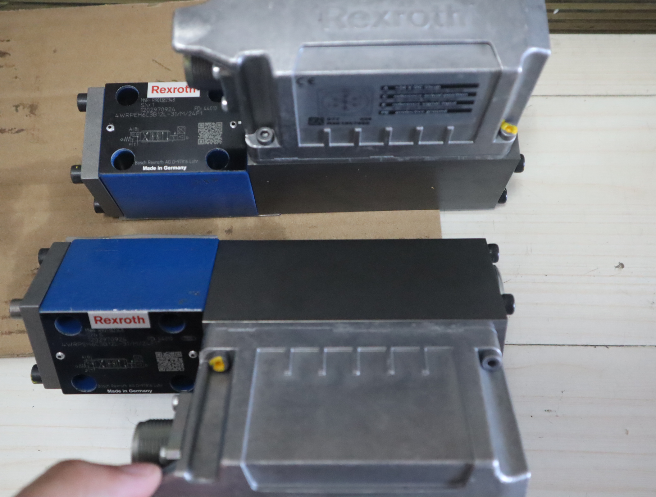 R901382348 4WRPEH6C3B12L-31/M/24F1 德国力士乐REXROTH伺服阀
