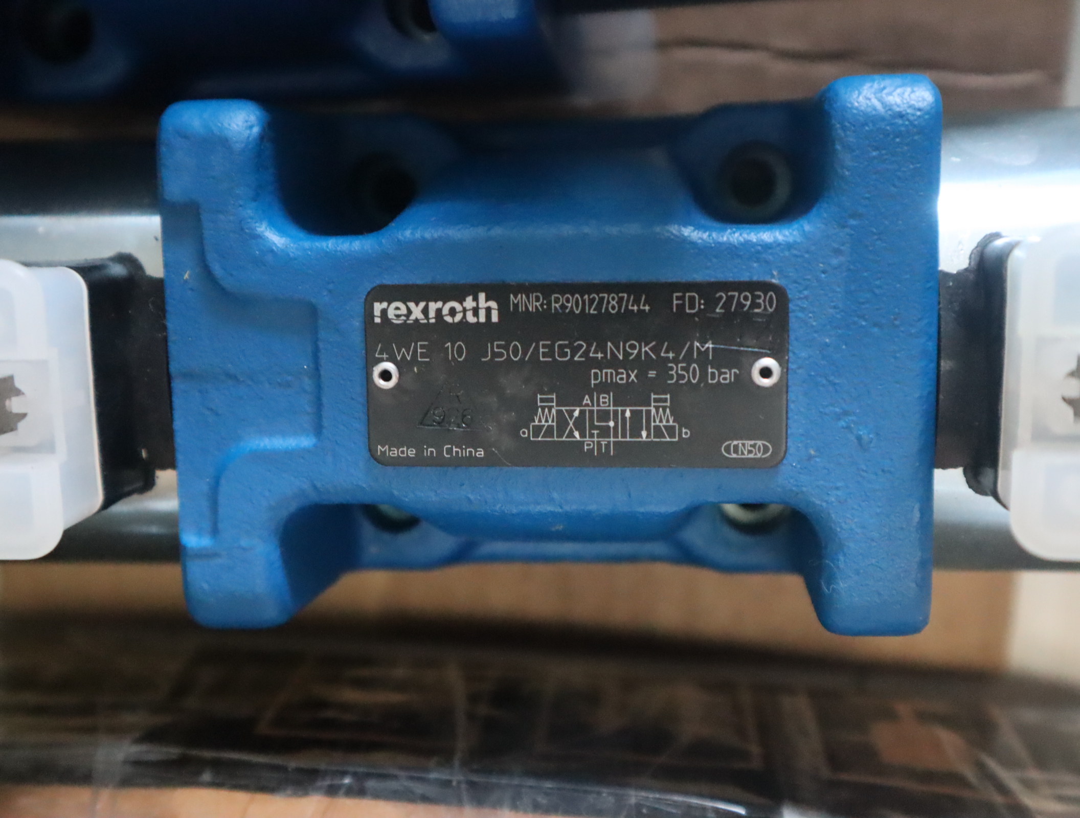 R901278744 4WE10J50/EG24N9K4/M 德国力士乐REXROTH电磁阀