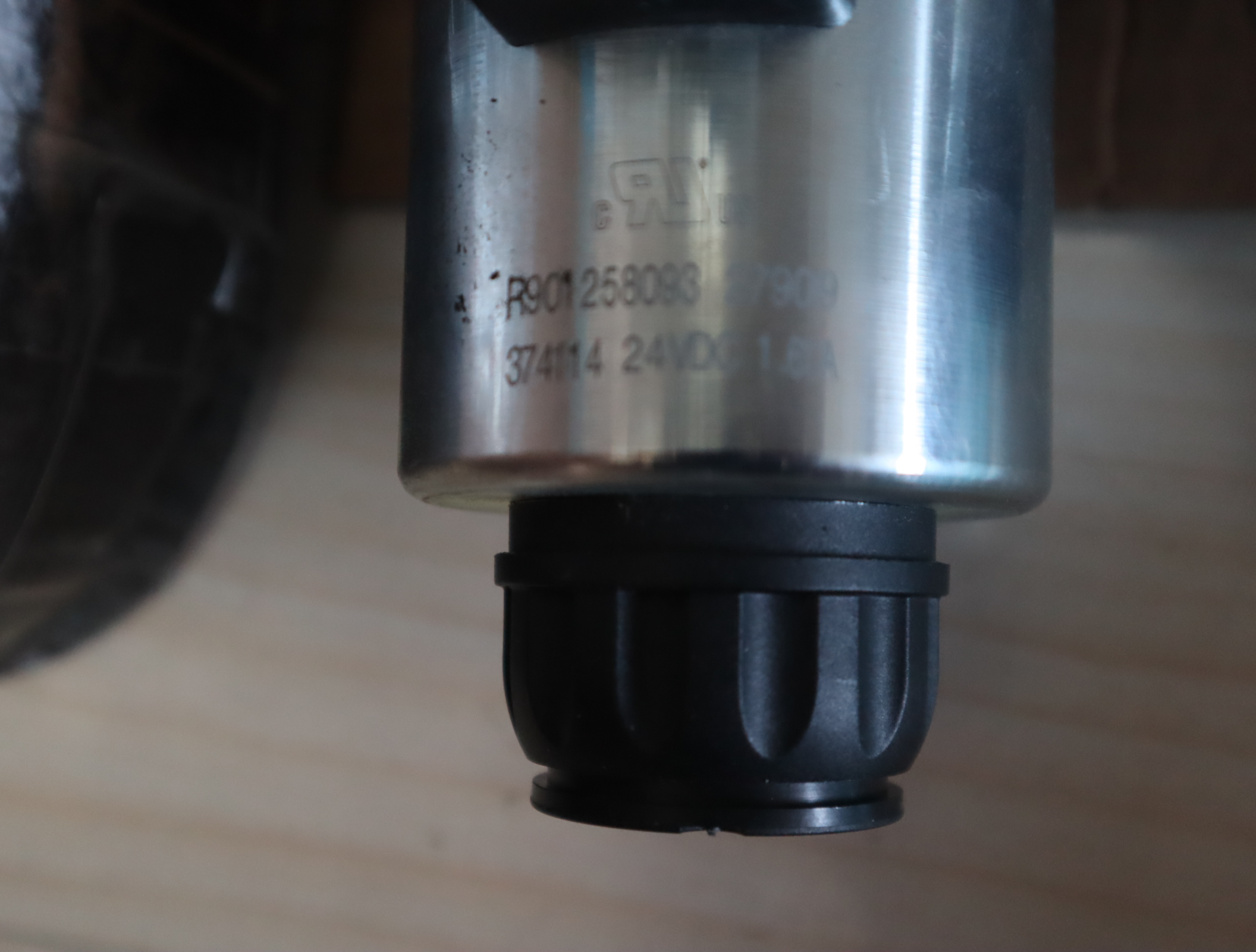 R901278744 4WE10J50/EG24N9K4/M 德国力士乐REXROTH电磁阀