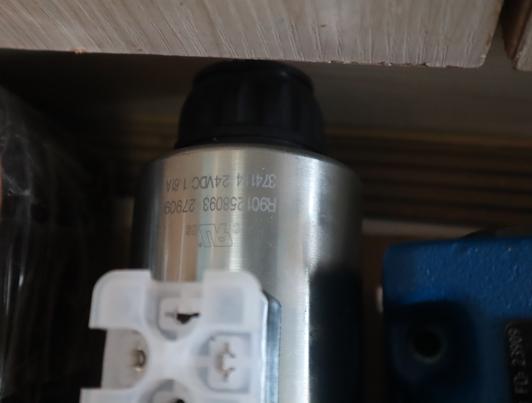 R901278744 4WE10J50/EG24N9K4/M 德国力士乐REXROTH电磁阀