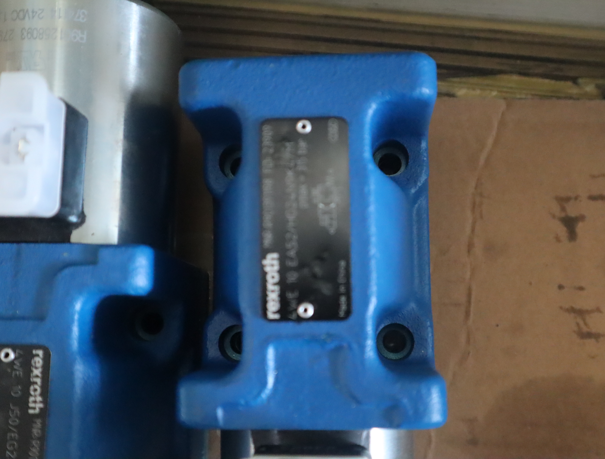 R901391198 4WE10EA50/HG24N9K4/M 德国力士乐REXROTH电磁阀