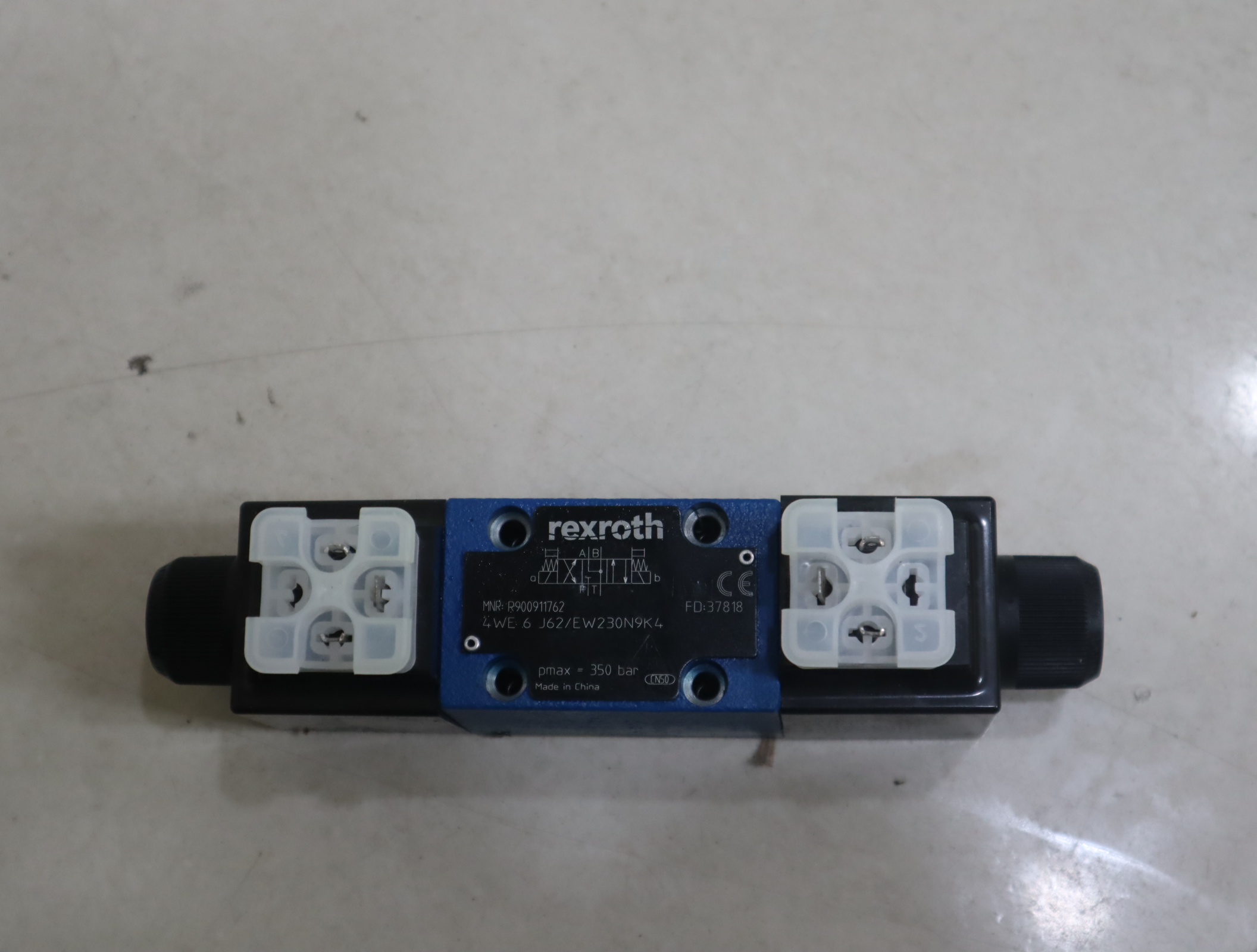 R900911762 4WE6J6X/EW230N9K4 德国力士乐REXROTH电磁阀