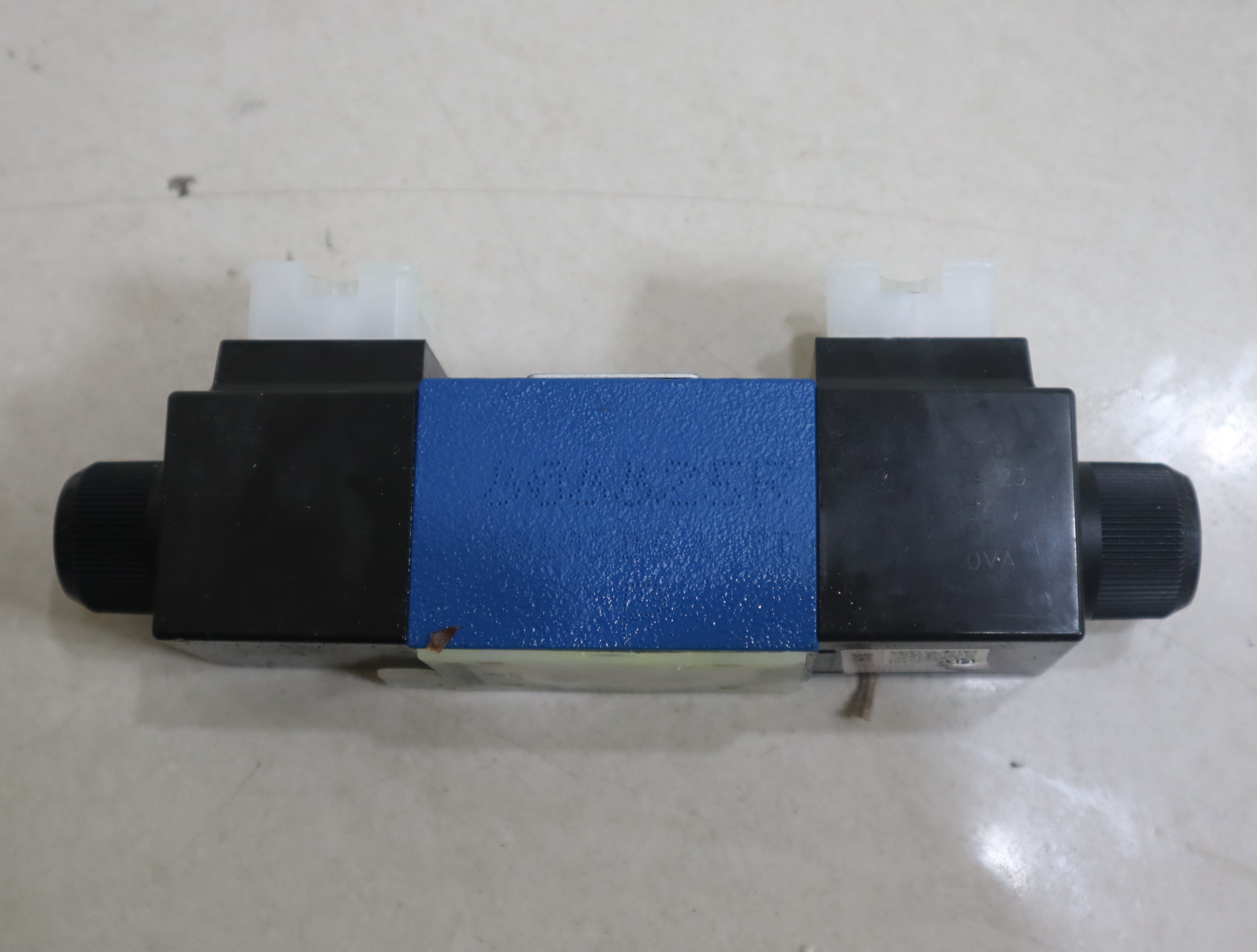 R900911762 4WE6J6X/EW230N9K4 德国力士乐REXROTH电磁阀