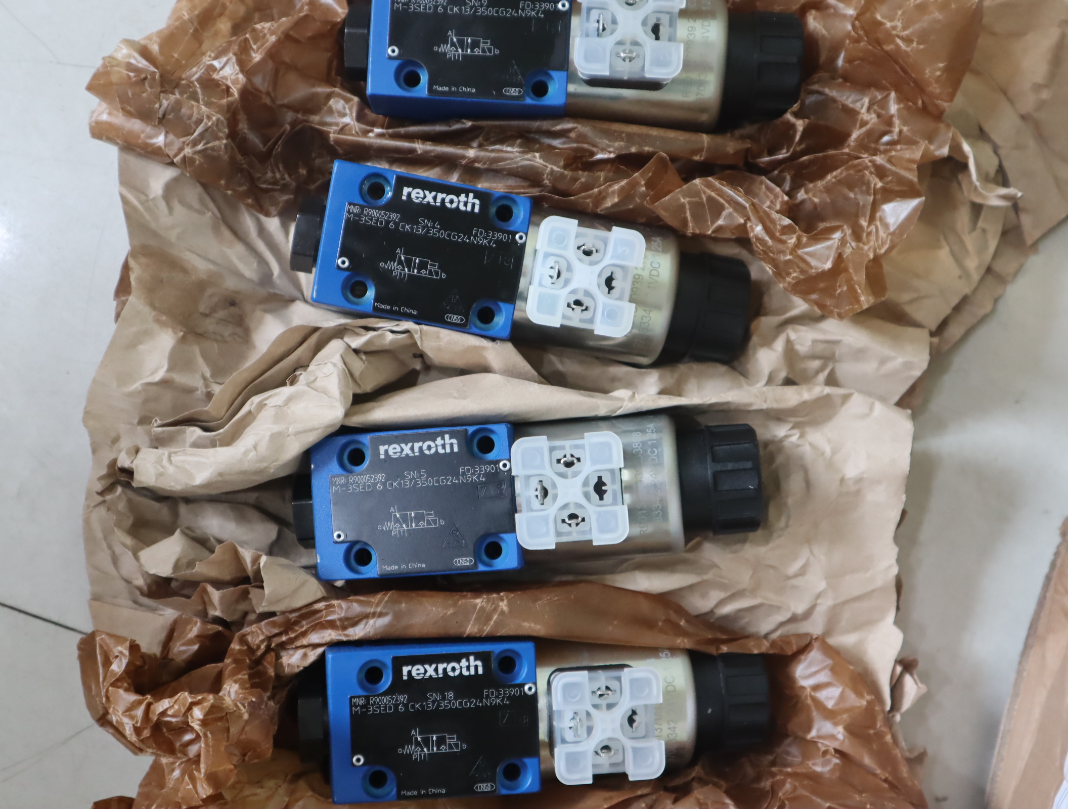 R900052392 M-3SED6CK14/350CG24N9K4 德国力士乐REXROTH电磁球阀