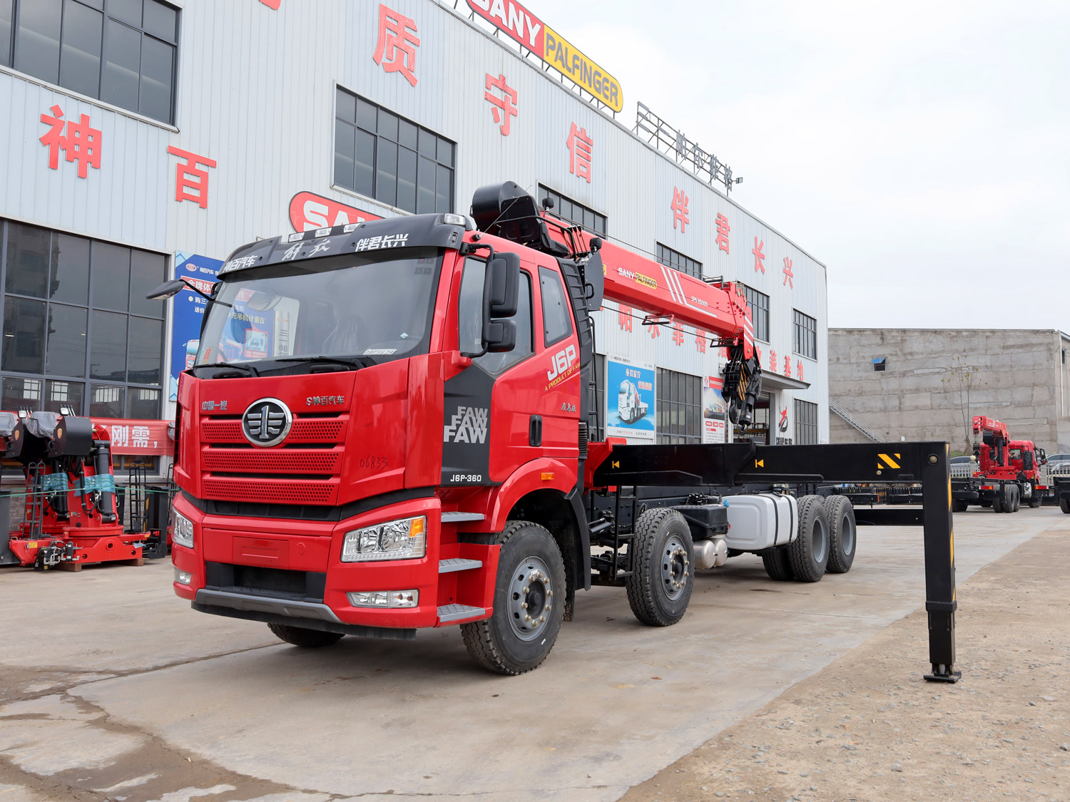 解放J6P前四后八上装三一14吨直臂式吊机带1.5吨原厂副钩