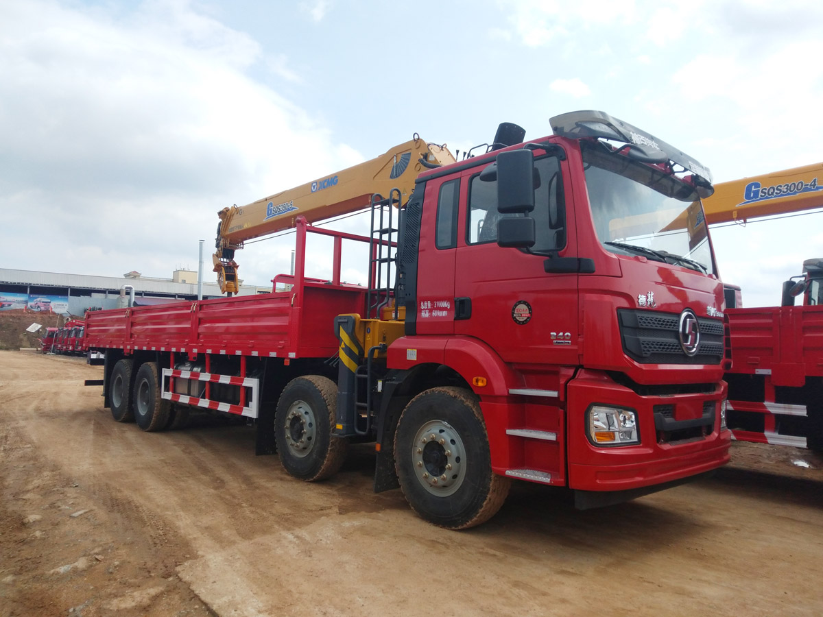 陕汽德龙前四后八上装徐工14吨直臂式吊机