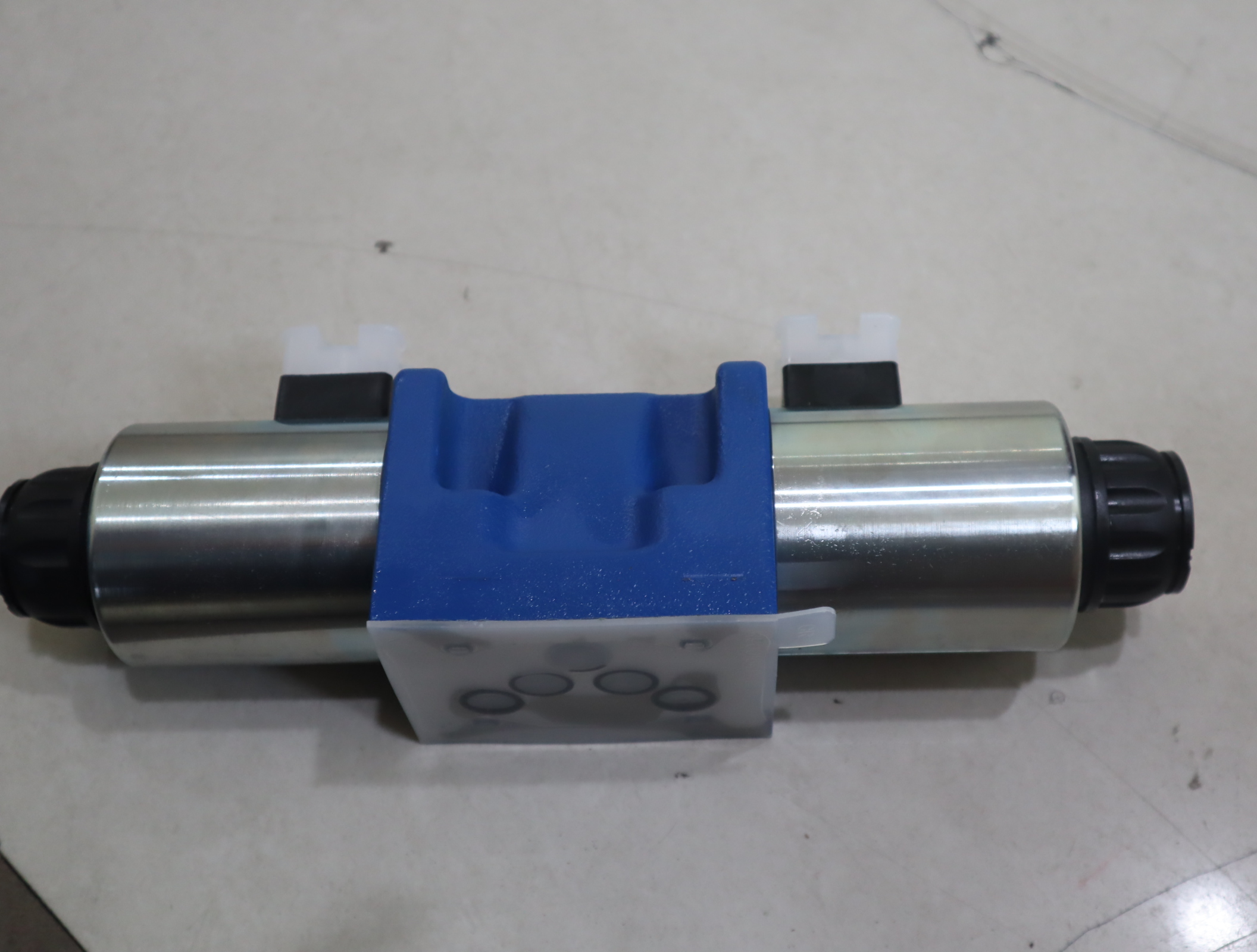 4WE10J73-5X/EG24N9K4/A12M R901341855 德国力士乐REXROTH电磁阀