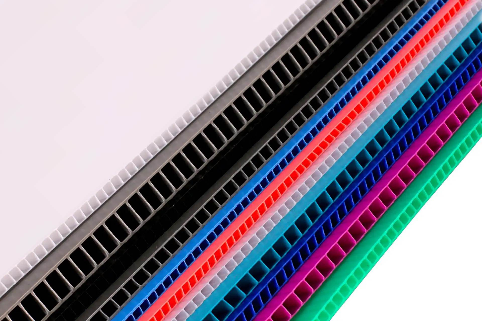 批量供应防静电中空板定制中空心板材10mm隔垫2000克钙塑pp板厂家