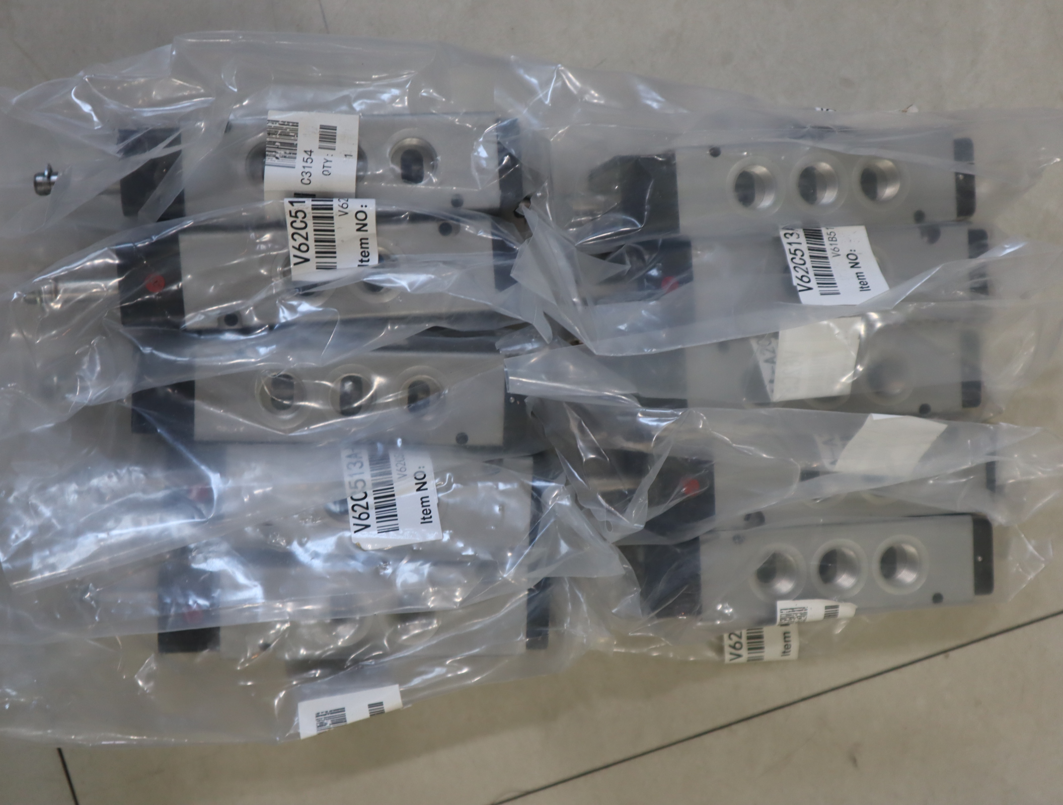 V62C513A-A2000 2EBC2031 VSD4P4D1-A2100 诺冠NORGREN IMI 气动阀