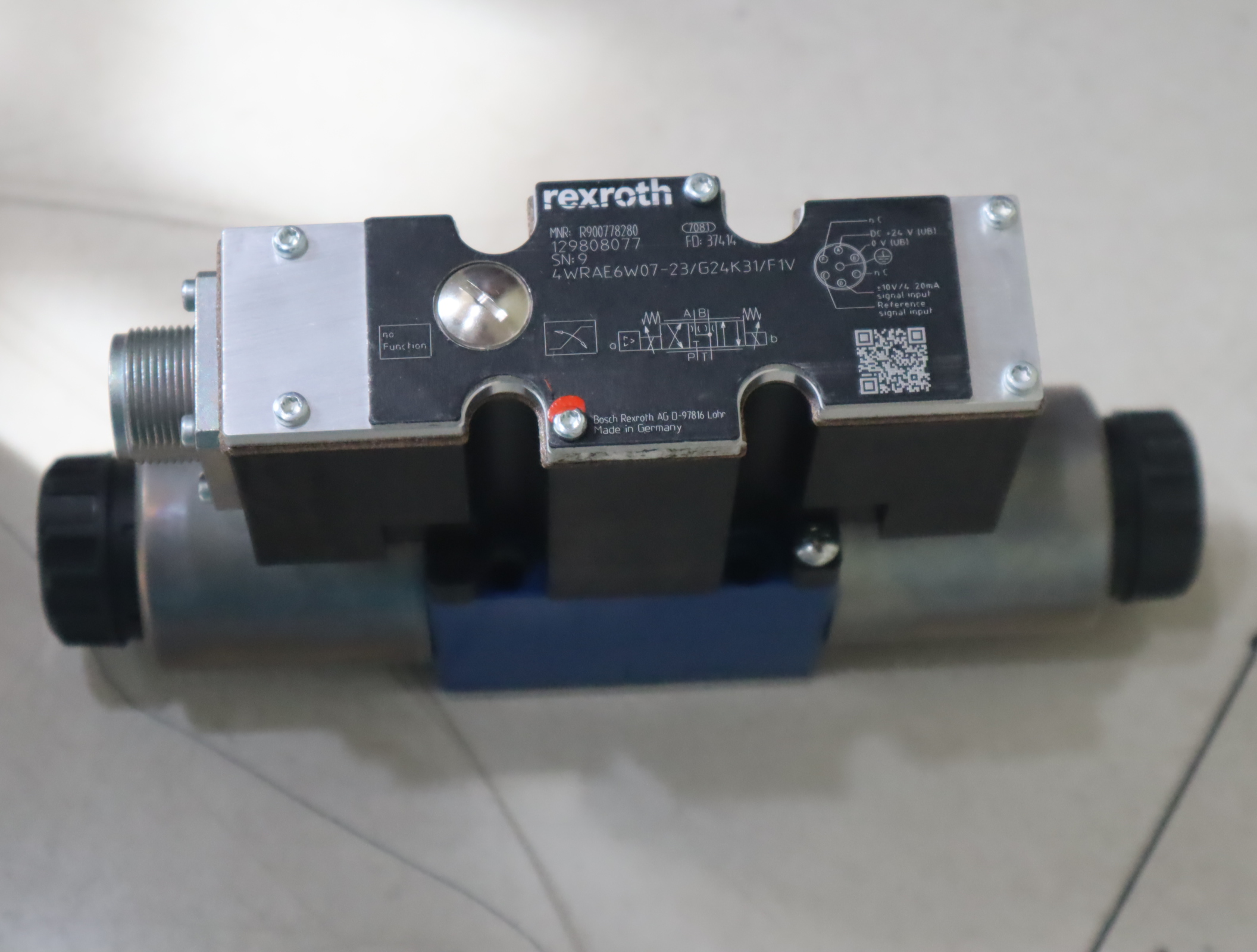 R900778280 4WRAE6W07-23/G24K31/F1V 德国力士乐REXROTH比例阀