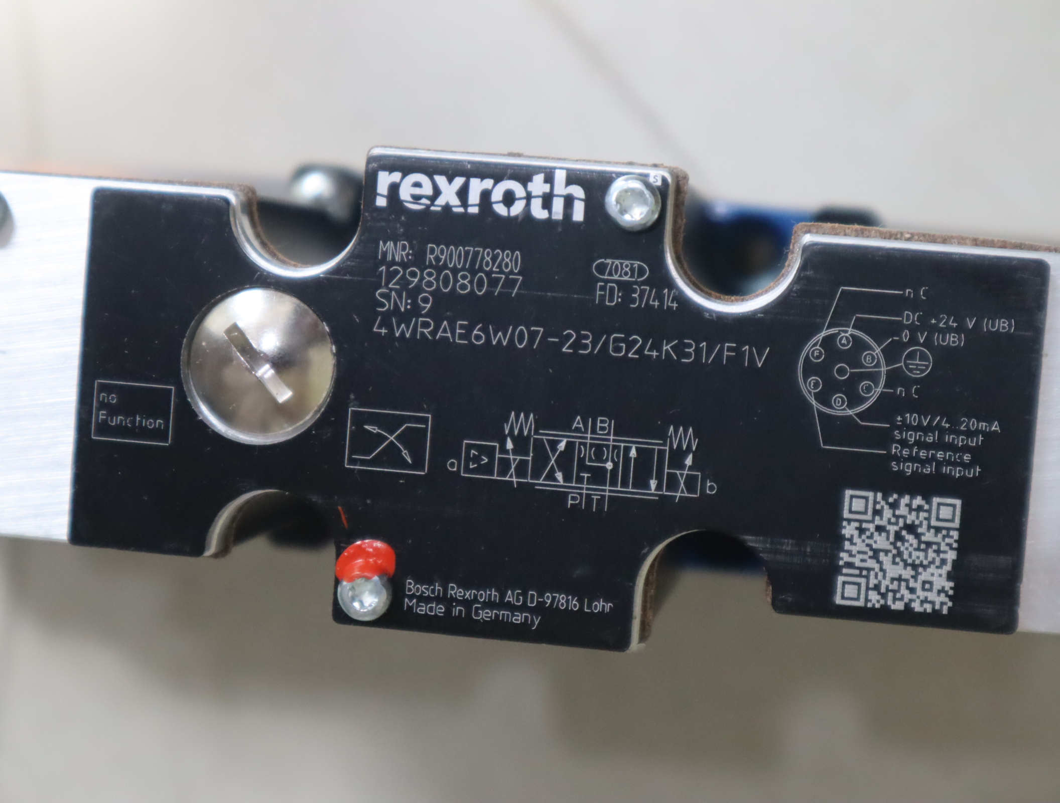 R900778280 4WRAE6W07-23/G24K31/F1V 德国力士乐REXROTH比例阀