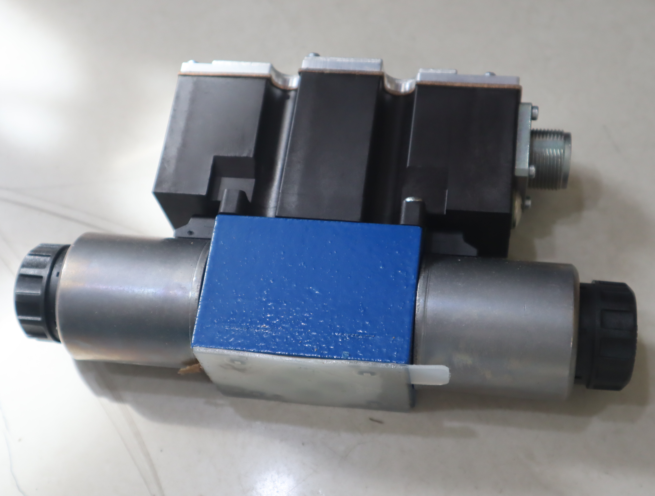 R900778280 4WRAE6W07-23/G24K31/F1V 德国力士乐REXROTH比例阀