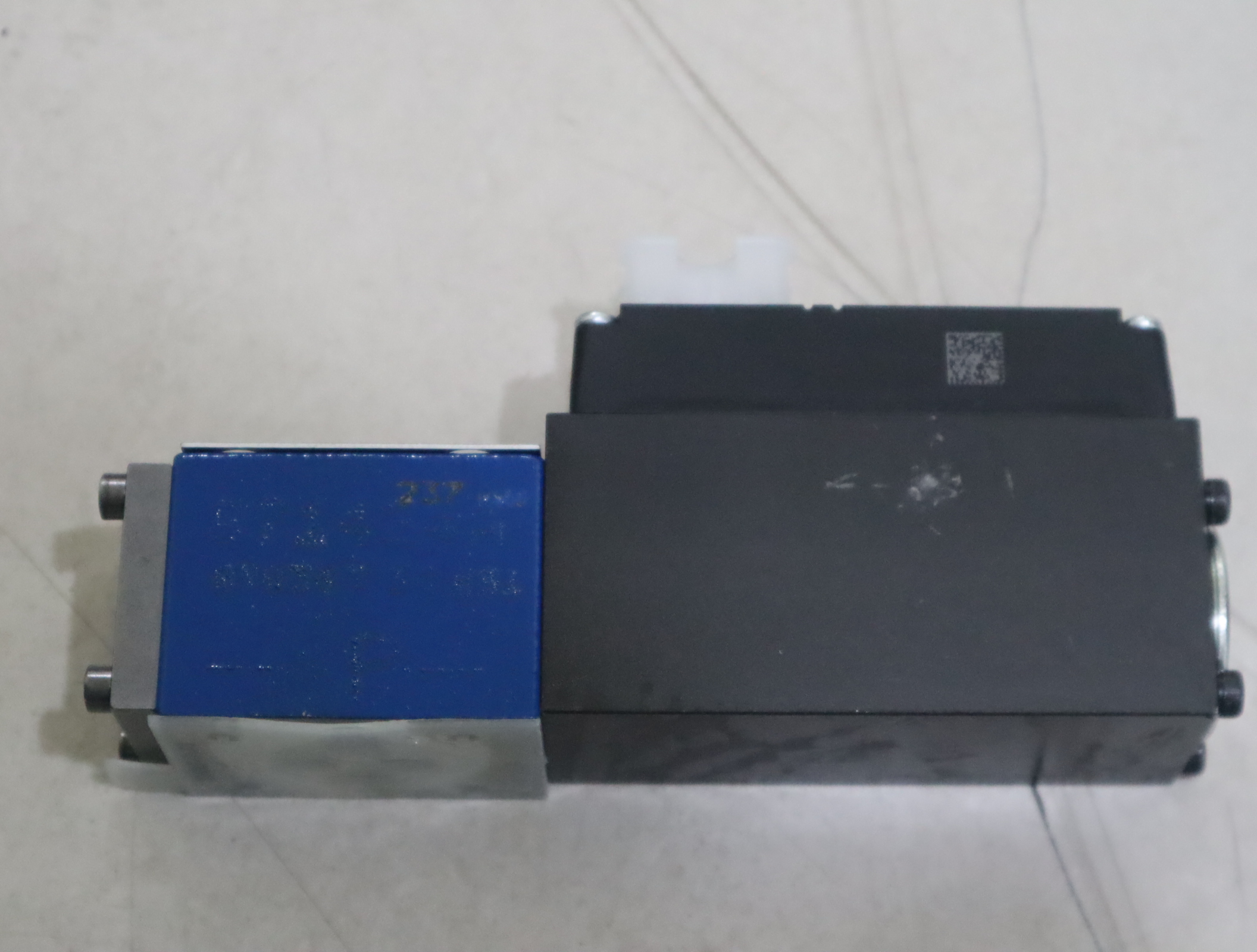 0811404034 4WRPH6C3B12L-20/G24Z4/M 德国力士乐REXROTH比例阀