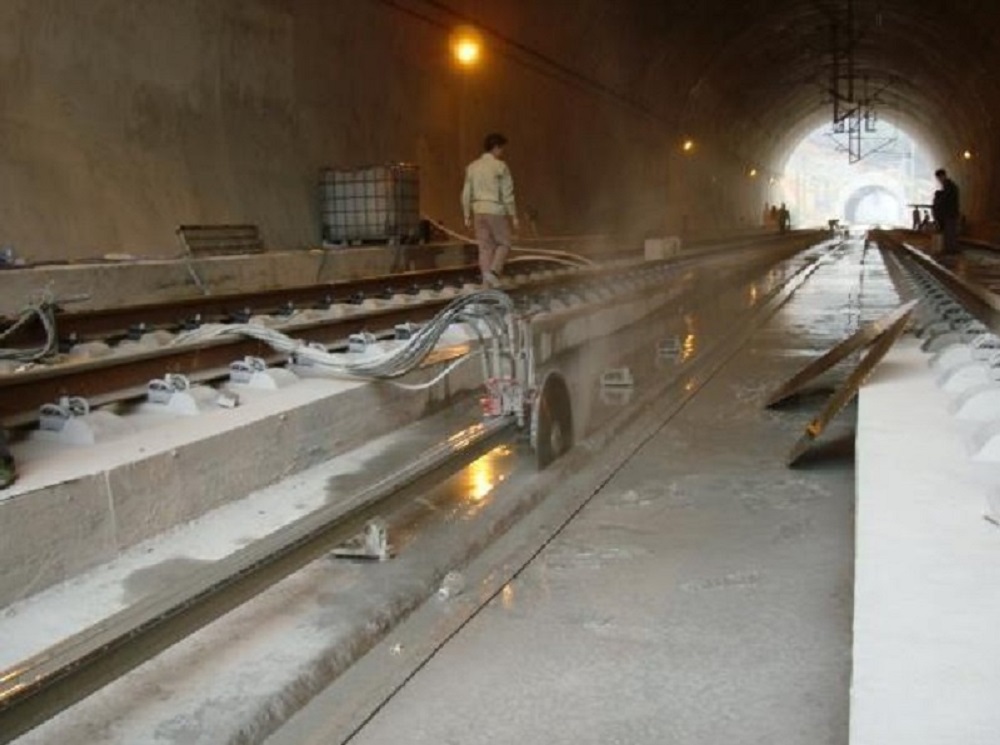 河源无砟轨道床板切割