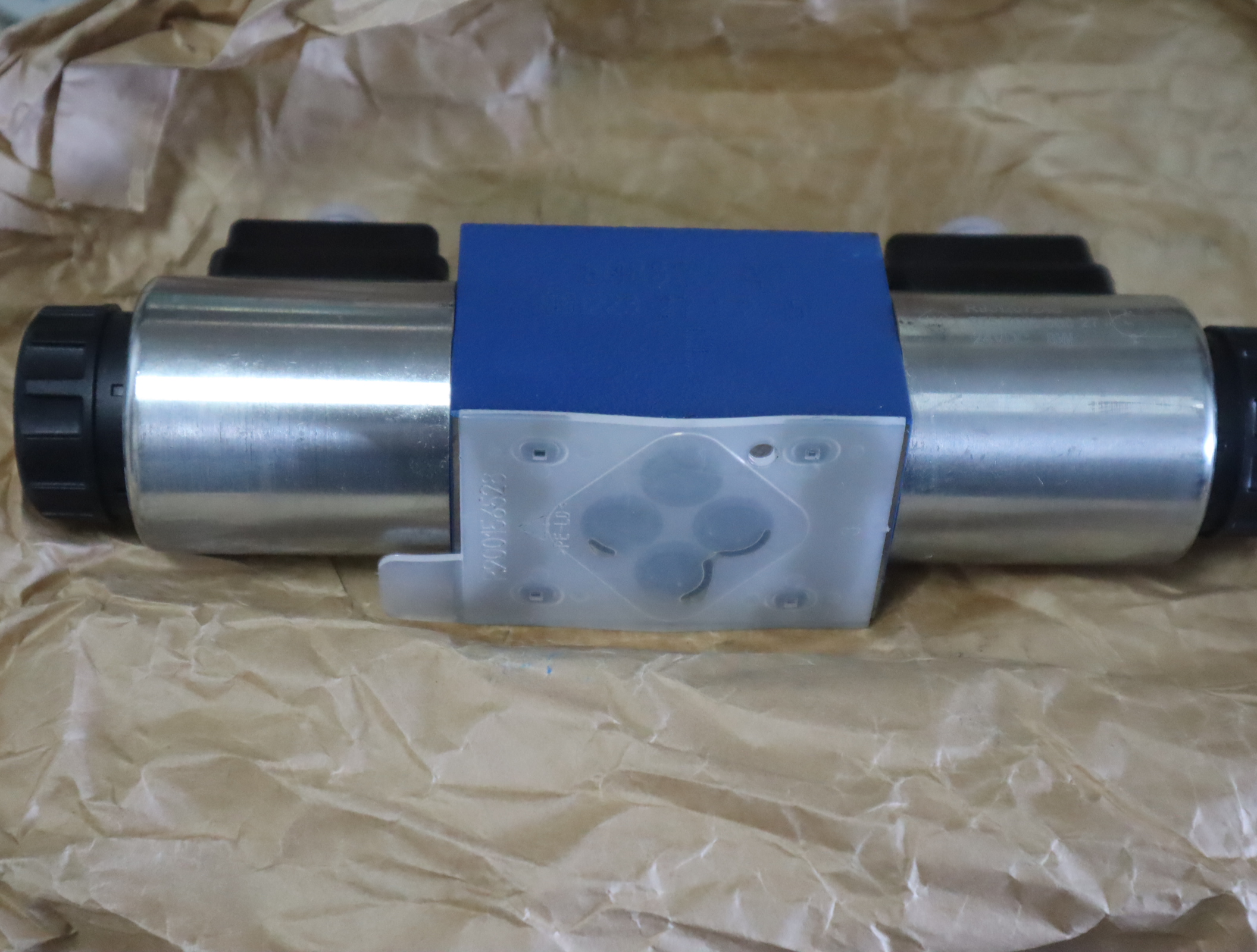 R901235379 4WE6J62/EG24N9K72LSO407 德国力士乐REXROTH电磁阀