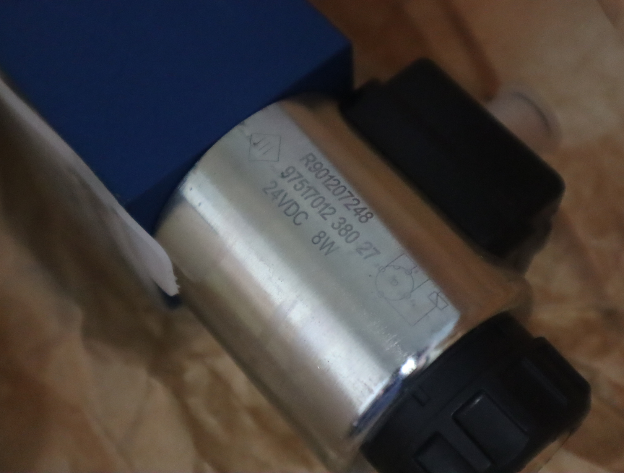 R901235379 4WE6J62/EG24N9K72LSO407 德国力士乐REXROTH电磁阀