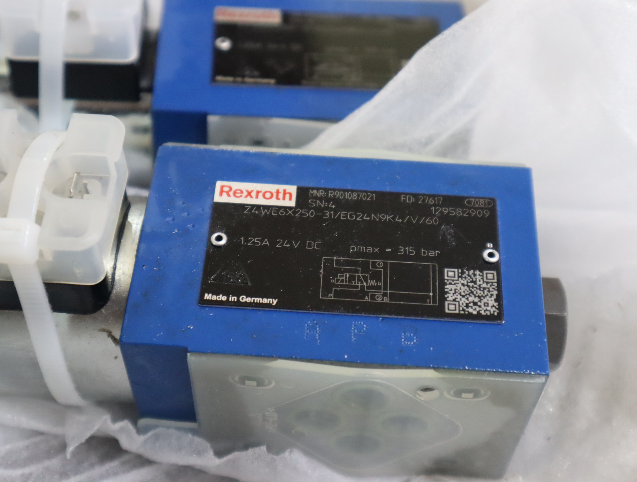 R901087021 Z4WE6X250-31/EG24N9K4/V/60 德国力士乐REXROTH电磁阀